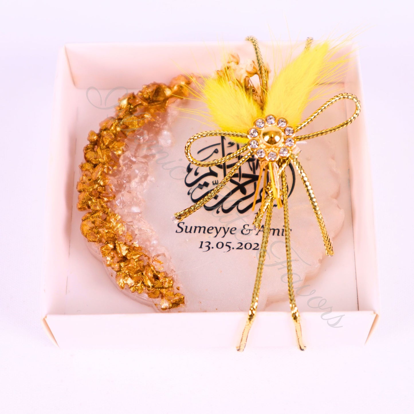 Personalized Wedding Favor Epoxy Bismillah Magnet in White Gift Box - Islamic Elite Favors is a handmade gift shop offering a wide variety of unique and personalized gifts for all occasions. Whether you're looking for the perfect Ramadan, Eid, Hajj, wedding gift or something special for a birthday, baby shower or anniversary, we have something for everyone. High quality, made with love.