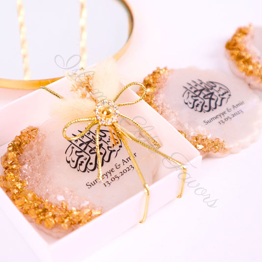 Personalized Wedding Favor Epoxy Bismillah Magnet in White Gift Box - Islamic Elite Favors is a handmade gift shop offering a wide variety of unique and personalized gifts for all occasions. Whether you're looking for the perfect Ramadan, Eid, Hajj, wedding gift or something special for a birthday, baby shower or anniversary, we have something for everyone. High quality, made with love.