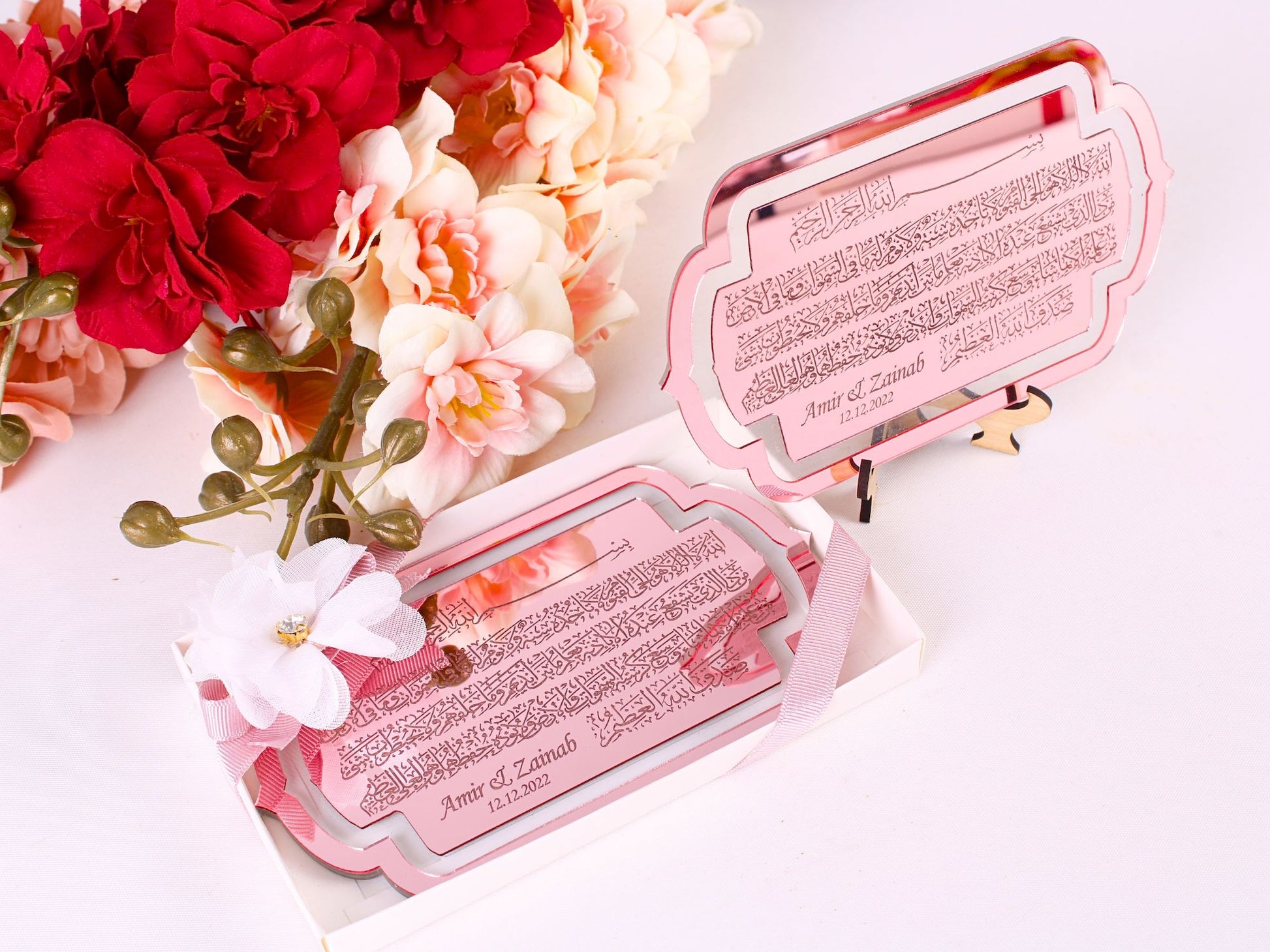Personalized Wedding Favor Large Ayatul Kursi on Stand Rose Gold Plexi - Islamic Elite Favors is a handmade gift shop offering a wide variety of unique and personalized gifts for all occasions. Whether you're looking for the perfect Ramadan, Eid, Hajj, wedding gift or something special for a birthday, baby shower or anniversary, we have something for everyone. High quality, made with love.
