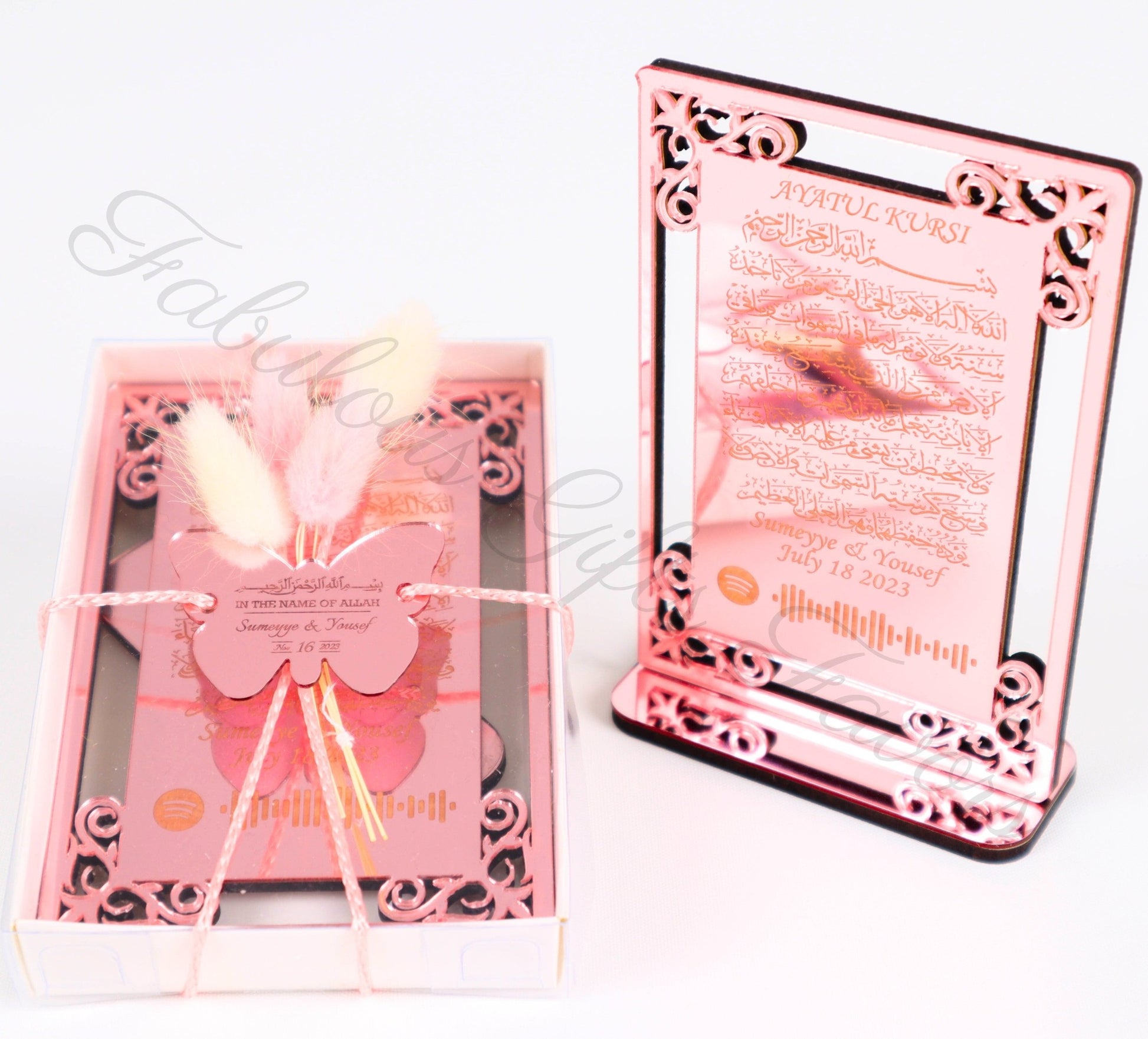 Personalized Wedding Favor Ayatul Kursi on Stand Gold Acrylic Mirror - Islamic Elite Favors is a handmade gift shop offering a wide variety of unique and personalized gifts for all occasions. Whether you're looking for the perfect Ramadan, Eid, Hajj, wedding gift or something special for a birthday, baby shower or anniversary, we have something for everyone. High quality, made with love.