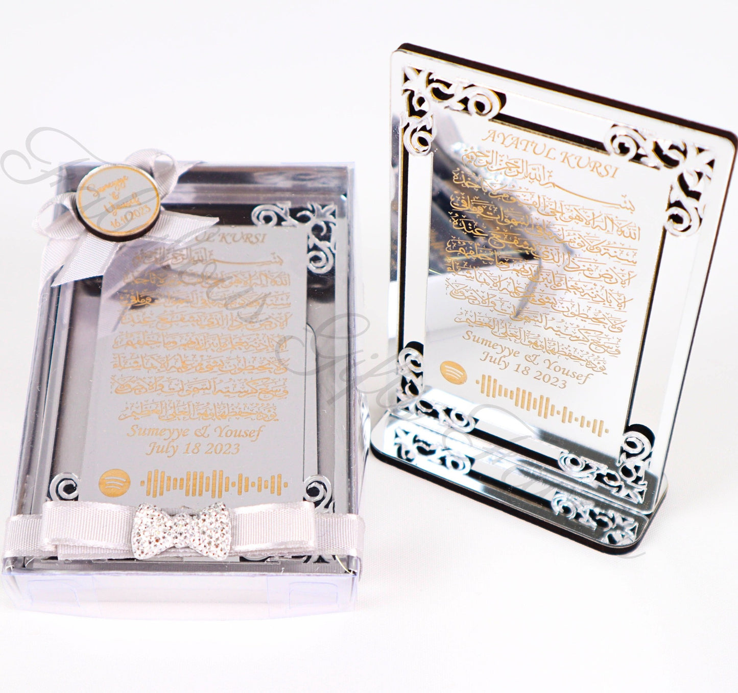 Personalized Wedding Favor Ayatul Kursi on Stand Gold Acrylic Mirror - Islamic Elite Favors is a handmade gift shop offering a wide variety of unique and personalized gifts for all occasions. Whether you're looking for the perfect Ramadan, Eid, Hajj, wedding gift or something special for a birthday, baby shower or anniversary, we have something for everyone. High quality, made with love.