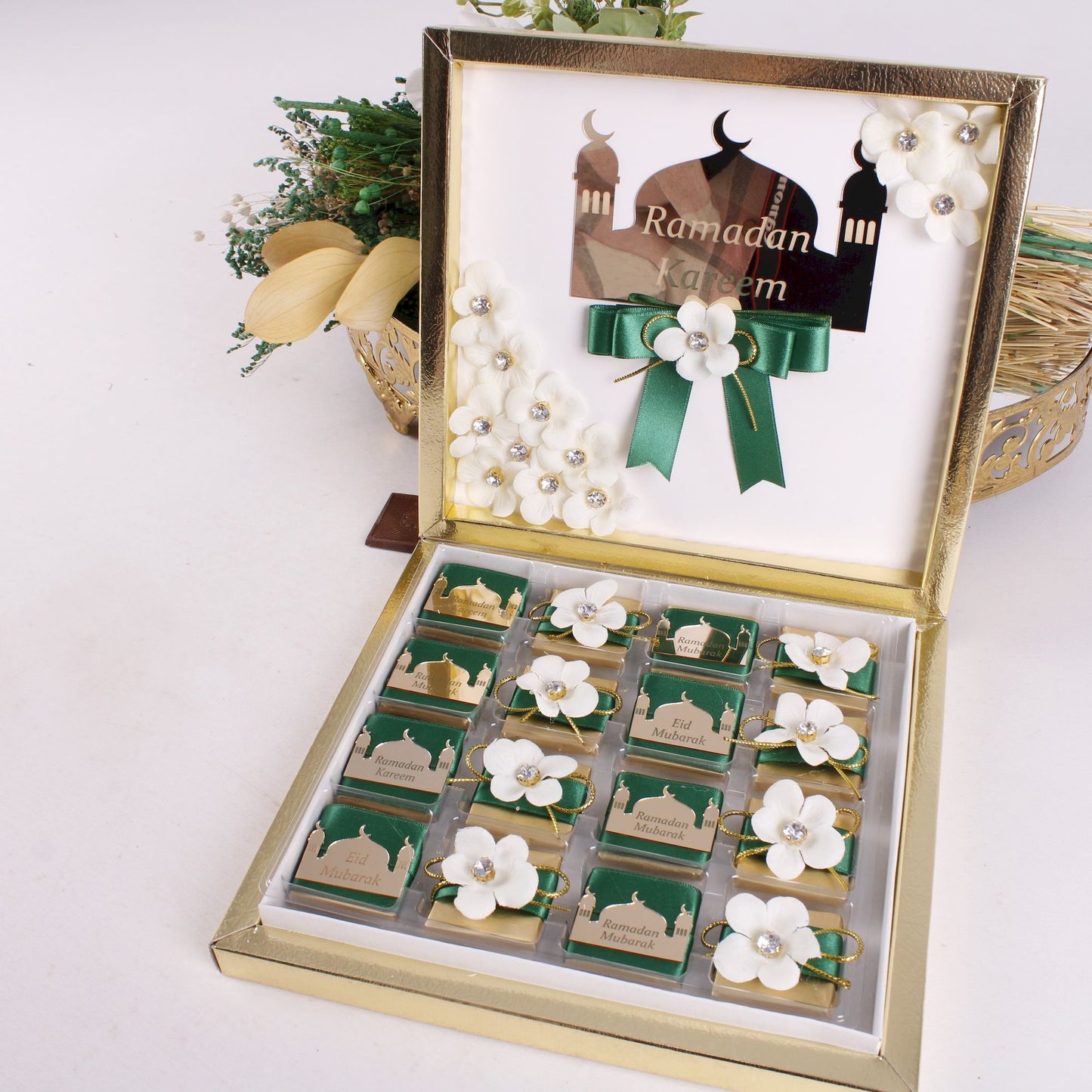 Chocolate Favors for Ramadan Eid, Happy Birthday, Baby Shower, Wedding - Islamic Elite Favors is a handmade gift shop offering a wide variety of unique and personalized gifts for all occasions. Whether you're looking for the perfect Ramadan, Eid, Hajj, wedding gift or something special for a birthday, baby shower or anniversary, we have something for everyone. High quality, made with love.