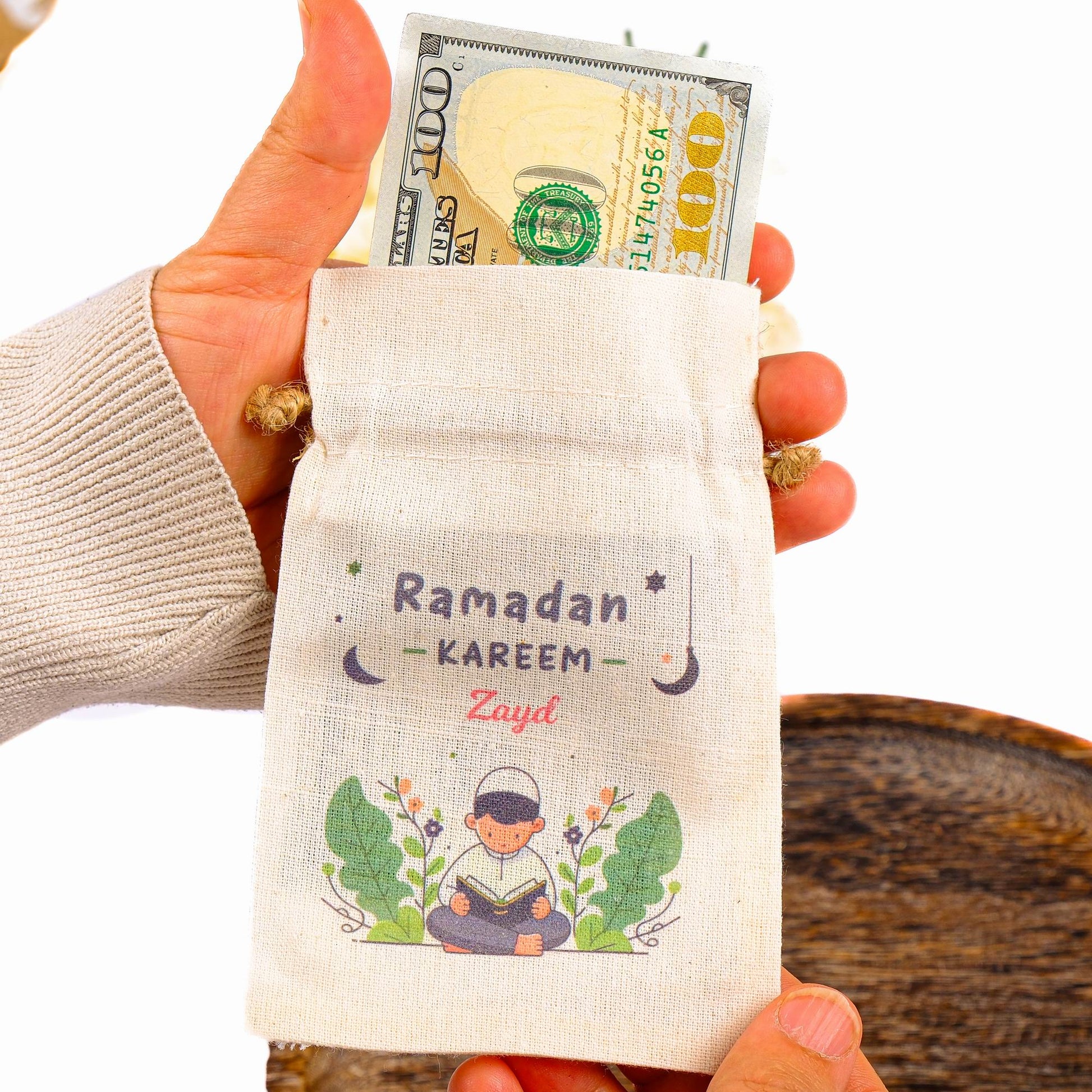 Personalized Eid Gift Bag for Kids, Custom Ramadan Favor Pouch, Cotton Treat Bag, Goodie Bag - Islamic Elite Favors is a handmade gift shop offering a wide variety of unique and personalized gifts for all occasions. Whether you're looking for the perfect Ramadan, Eid, Hajj, wedding gift or something special for a birthday, baby shower or anniversary, we have something for everyone. High quality, made with love.
