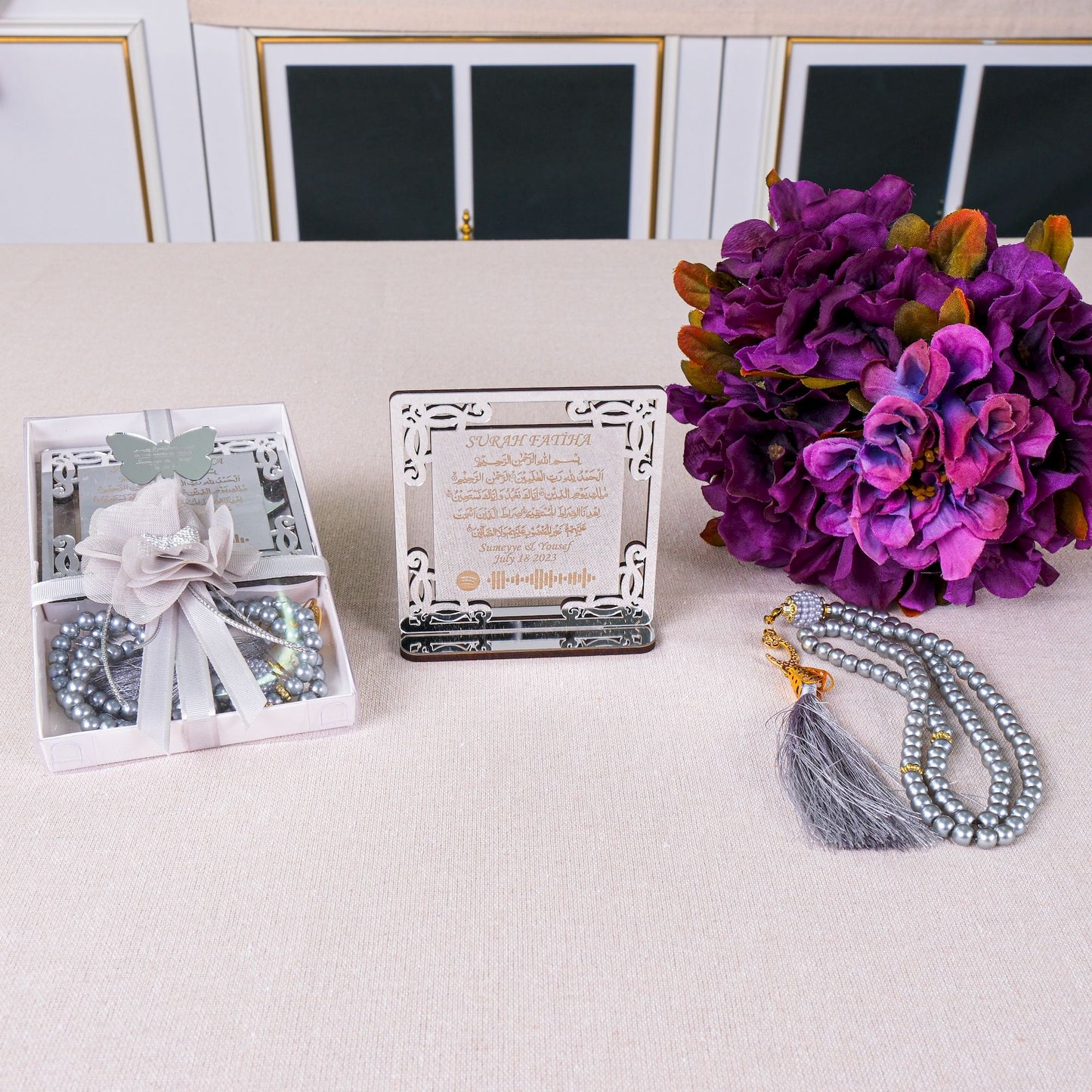 Personalized Surah Al-Fatihah on Stand & Tasbeeh Islamic Wedding Favor - Islamic Elite Favors is a handmade gift shop offering a wide variety of unique and personalized gifts for all occasions. Whether you're looking for the perfect Ramadan, Eid, Hajj, wedding gift or something special for a birthday, baby shower or anniversary, we have something for everyone. High quality, made with love.