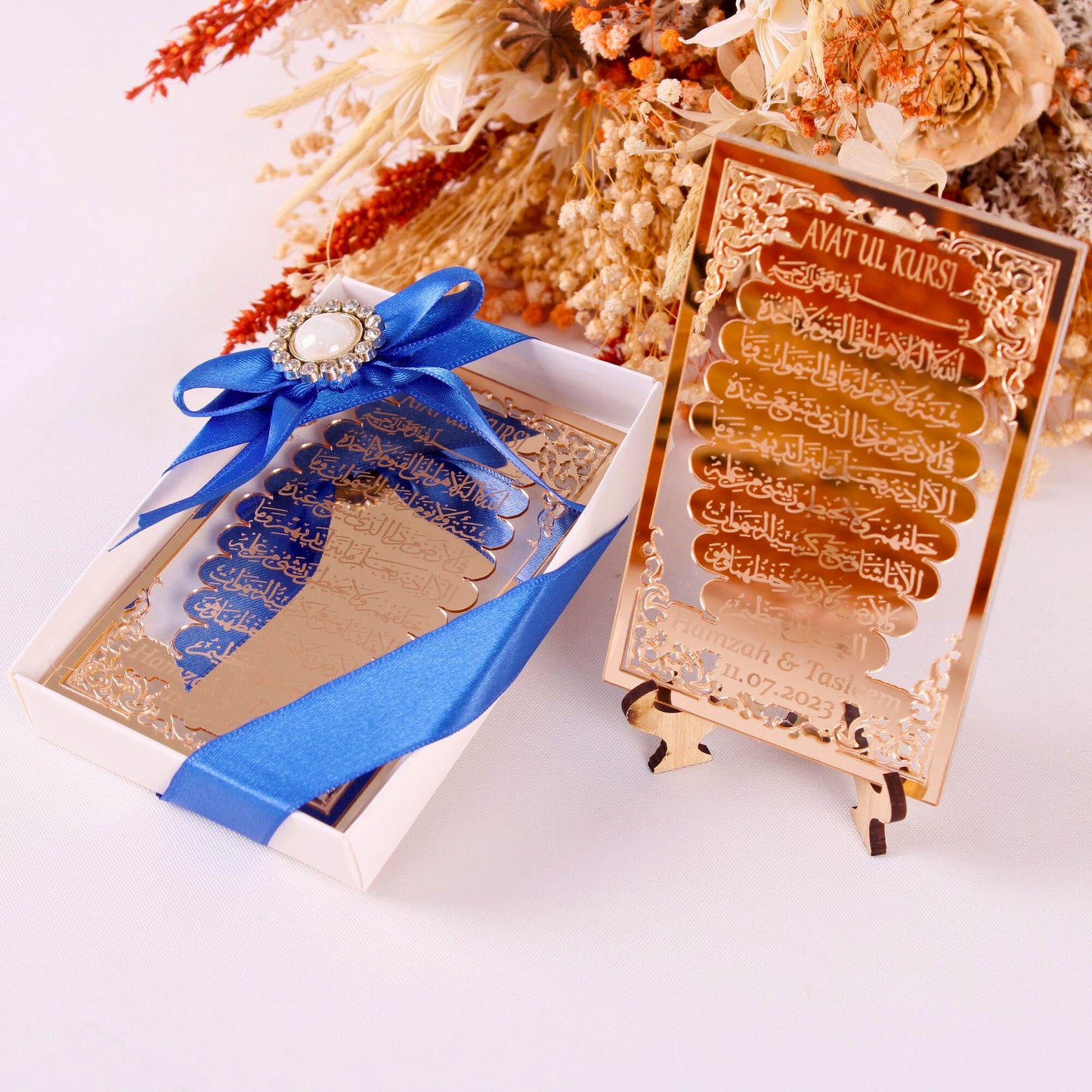 Personalized Wedding Favor Ayatul Kursi on Stand Gold Clear Mirrors - Islamic Elite Favors is a handmade gift shop offering a wide variety of unique and personalized gifts for all occasions. Whether you're looking for the perfect Ramadan, Eid, Hajj, wedding gift or something special for a birthday, baby shower or anniversary, we have something for everyone. High quality, made with love.