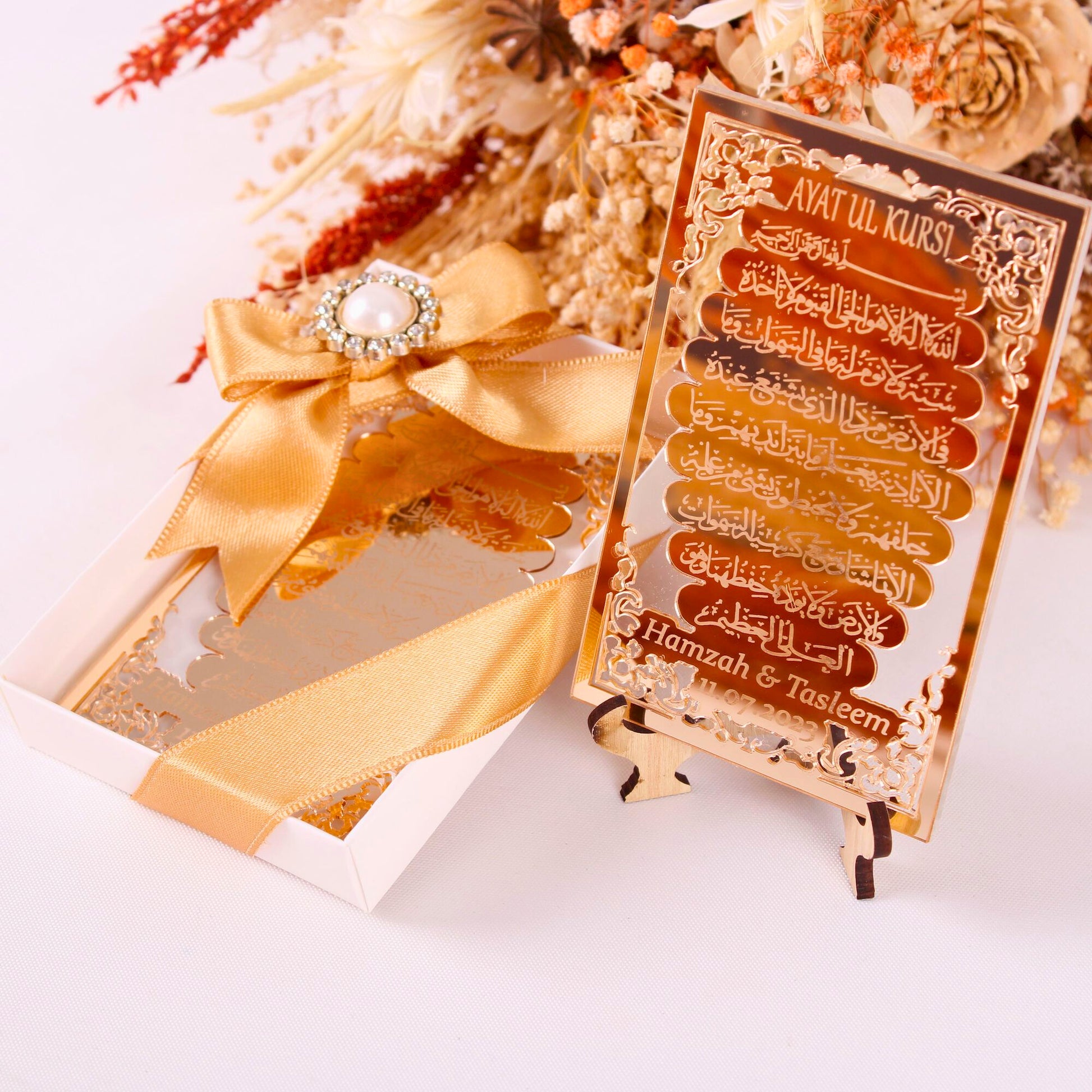 Personalized Wedding Favor Ayatul Kursi on Stand Gold Clear Mirrors - Islamic Elite Favors is a handmade gift shop offering a wide variety of unique and personalized gifts for all occasions. Whether you're looking for the perfect Ramadan, Eid, Hajj, wedding gift or something special for a birthday, baby shower or anniversary, we have something for everyone. High quality, made with love.