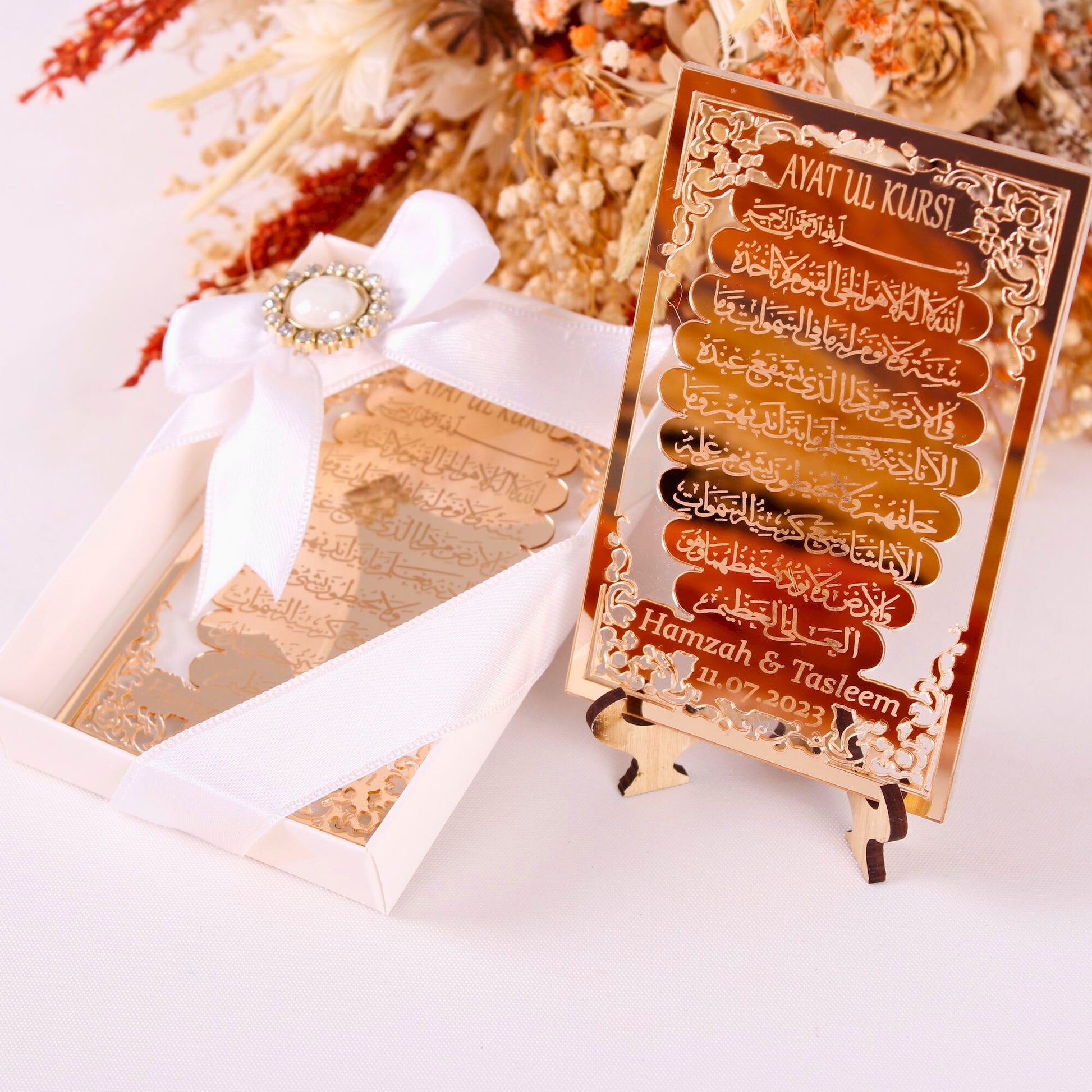 Personalized Wedding Favor Ayatul Kursi on Stand Gold Clear Mirrors - Islamic Elite Favors is a handmade gift shop offering a wide variety of unique and personalized gifts for all occasions. Whether you're looking for the perfect Ramadan, Eid, Hajj, wedding gift or something special for a birthday, baby shower or anniversary, we have something for everyone. High quality, made with love.