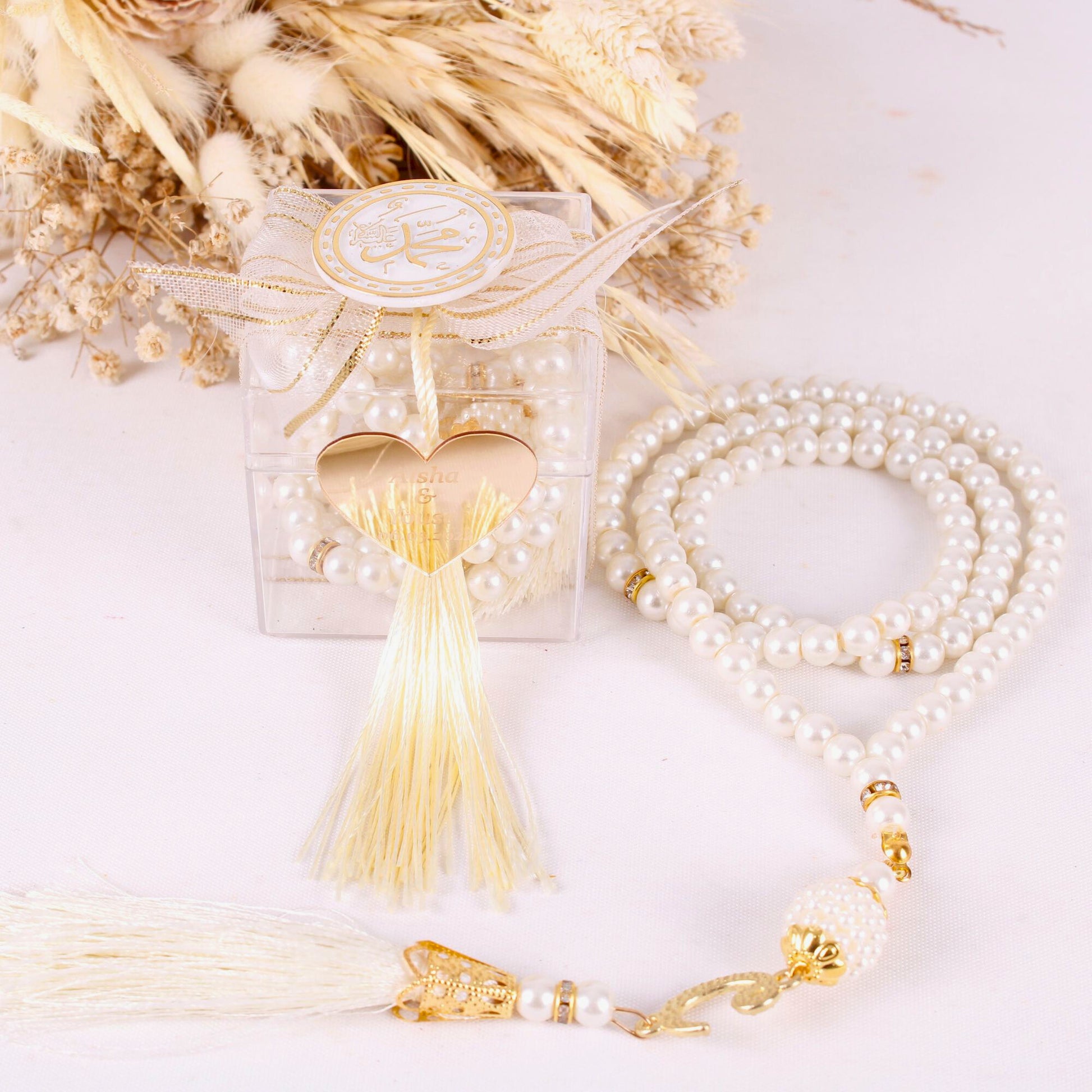 Personalized Prayer Beads Wedding Favor Decorated Gift Box with Heart - Islamic Elite Favors is a handmade gift shop offering a wide variety of unique and personalized gifts for all occasions. Whether you're looking for the perfect Ramadan, Eid, Hajj, wedding gift or something special for a birthday, baby shower or anniversary, we have something for everyone. High quality, made with love.
