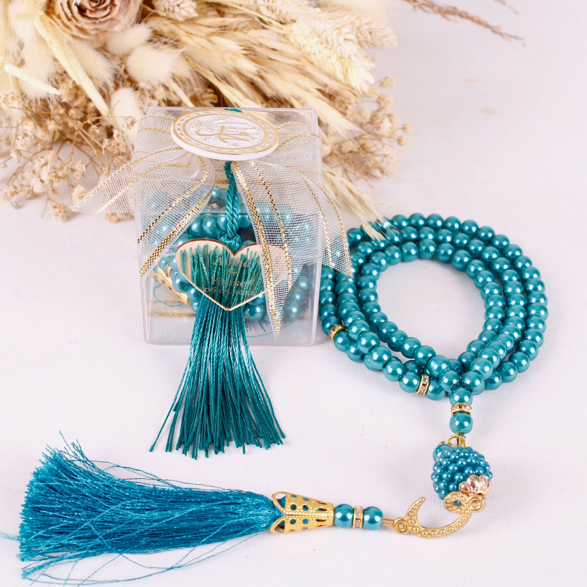 Personalized Prayer Beads Wedding Favor Decorated Gift Box with Heart - Islamic Elite Favors is a handmade gift shop offering a wide variety of unique and personalized gifts for all occasions. Whether you're looking for the perfect Ramadan, Eid, Hajj, wedding gift or something special for a birthday, baby shower or anniversary, we have something for everyone. High quality, made with love.