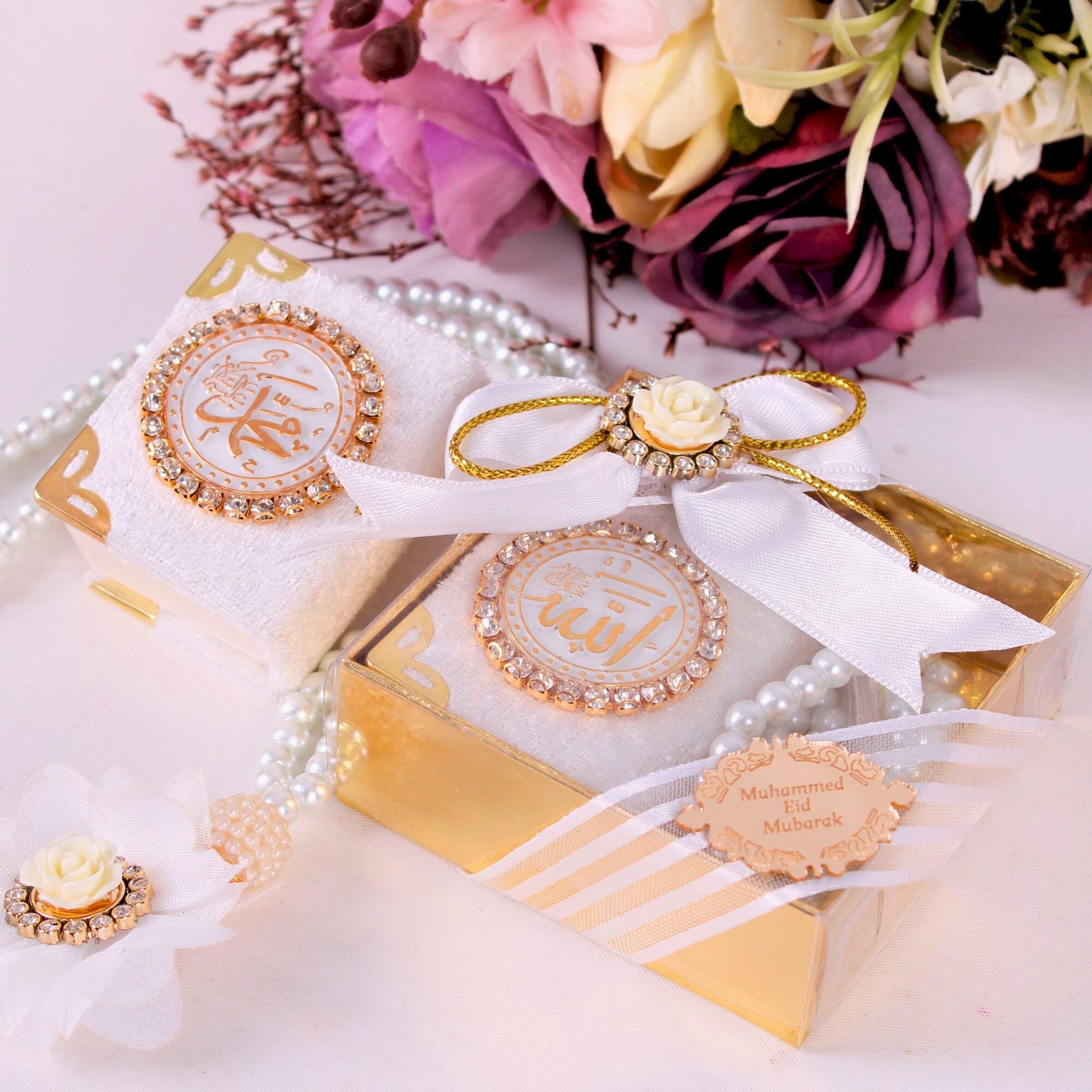 Personalized Mini Quran with Rhinestones Prayer Beads Wedding Favor - Islamic Elite Favors is a handmade gift shop offering a wide variety of unique and personalized gifts for all occasions. Whether you're looking for the perfect Ramadan, Eid, Hajj, wedding gift or something special for a birthday, baby shower or anniversary, we have something for everyone. High quality, made with love.