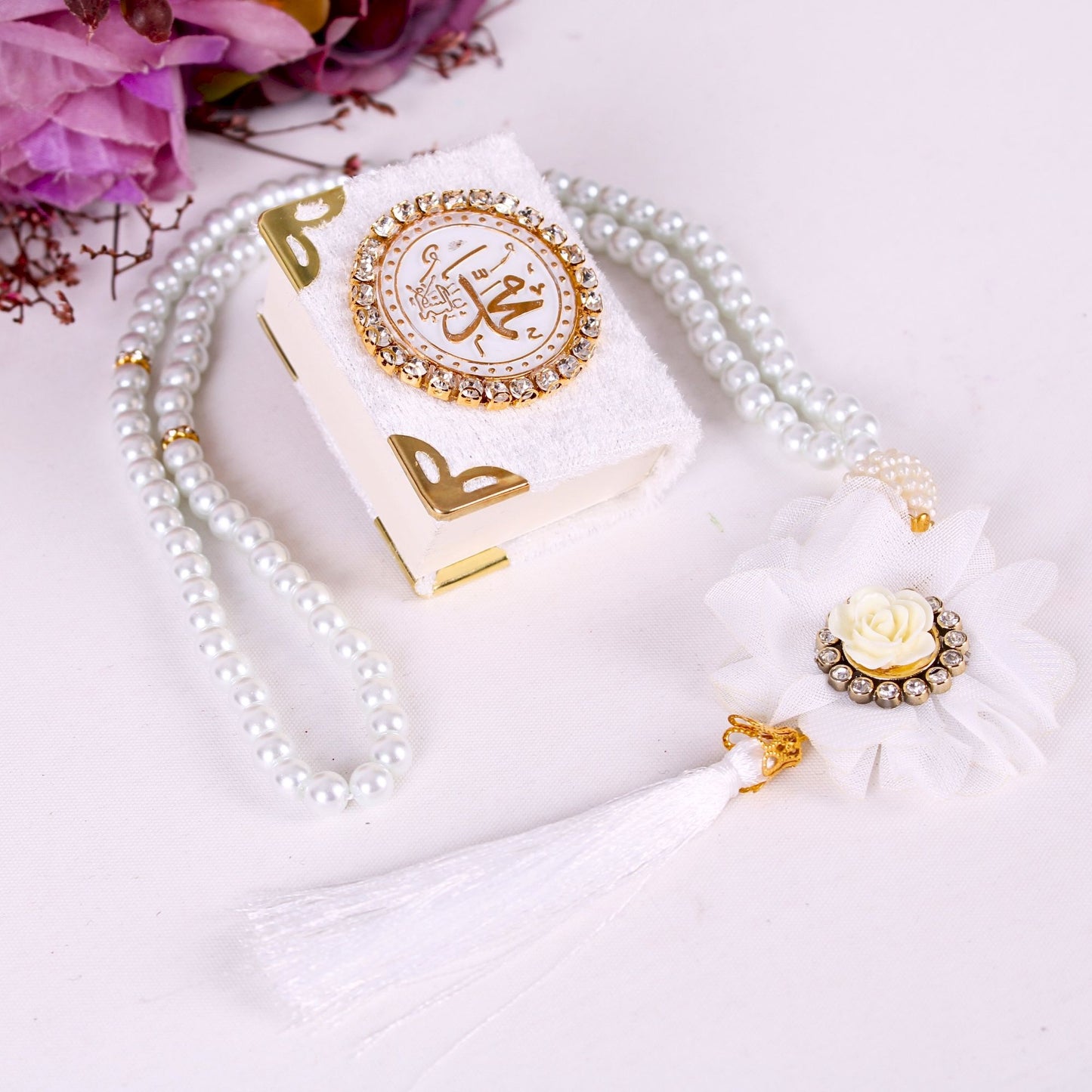 Personalized Mini Quran with Rhinestones Prayer Beads Wedding Favor - Islamic Elite Favors is a handmade gift shop offering a wide variety of unique and personalized gifts for all occasions. Whether you're looking for the perfect Ramadan, Eid, Hajj, wedding gift or something special for a birthday, baby shower or anniversary, we have something for everyone. High quality, made with love.