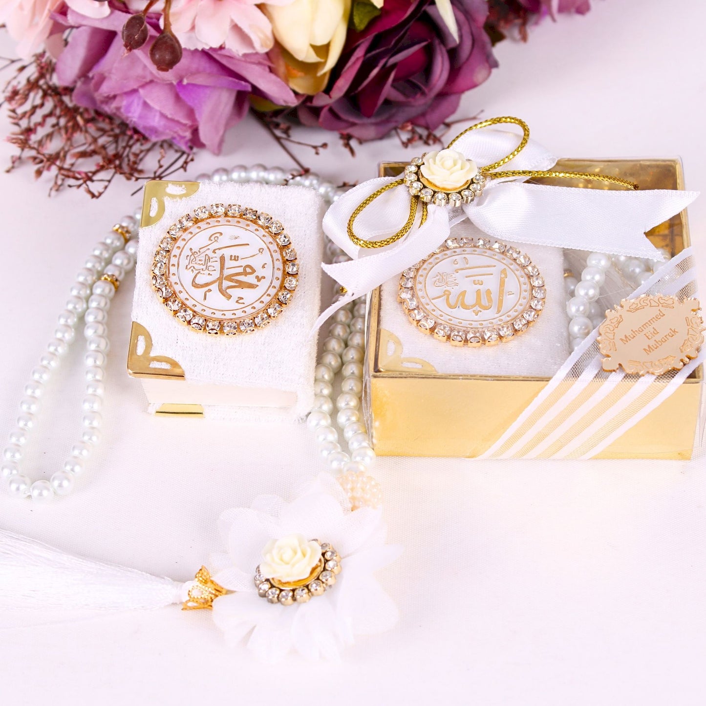 Personalized Mini Quran with Rhinestones Prayer Beads Wedding Favor - Islamic Elite Favors is a handmade gift shop offering a wide variety of unique and personalized gifts for all occasions. Whether you're looking for the perfect Ramadan, Eid, Hajj, wedding gift or something special for a birthday, baby shower or anniversary, we have something for everyone. High quality, made with love.