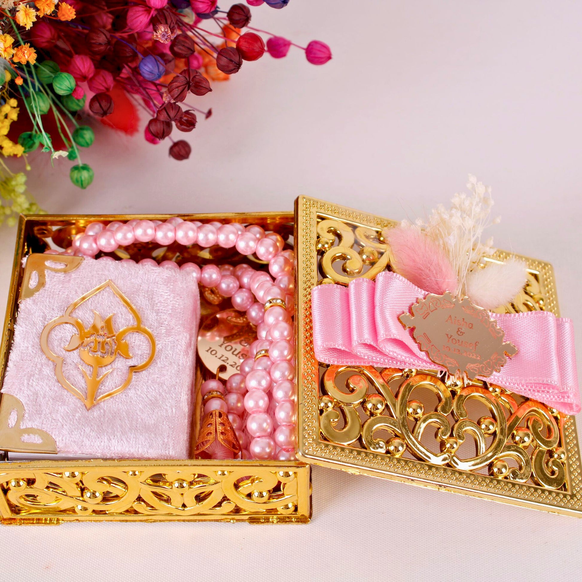 Personalized Luxury Mini Quran Tasbeeh with Dried Flower Wedding Favor - Islamic Elite Favors is a handmade gift shop offering a wide variety of unique and personalized gifts for all occasions. Whether you're looking for the perfect Ramadan, Eid, Hajj, wedding gift or something special for a birthday, baby shower or anniversary, we have something for everyone. High quality, made with love.