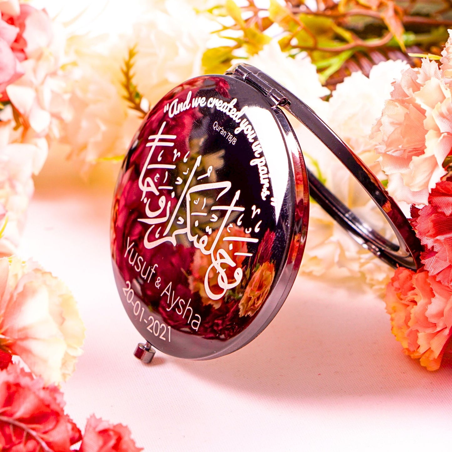 Personalized Wedding Favor Black Mini Makeup Mirror in Gift Box - Islamic Elite Favors is a handmade gift shop offering a wide variety of unique and personalized gifts for all occasions. Whether you're looking for the perfect Ramadan, Eid, Hajj, wedding gift or something special for a birthday, baby shower or anniversary, we have something for everyone. High quality, made with love.
