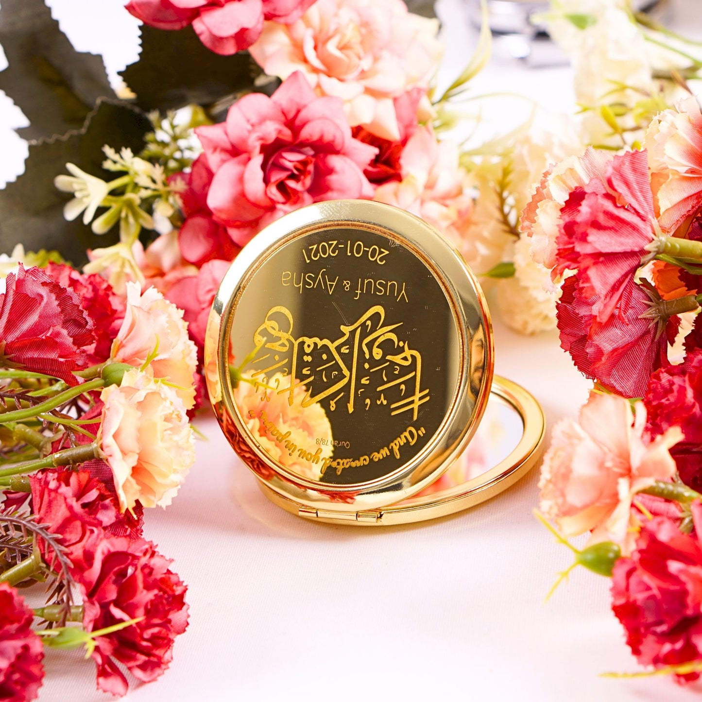 Personalized Wedding Favor Gold Mini Makeup Mirror in Gold Gift Box - Islamic Elite Favors is a handmade gift shop offering a wide variety of unique and personalized gifts for all occasions. Whether you're looking for the perfect Ramadan, Eid, Hajj, wedding gift or something special for a birthday, baby shower or anniversary, we have something for everyone. High quality, made with love.