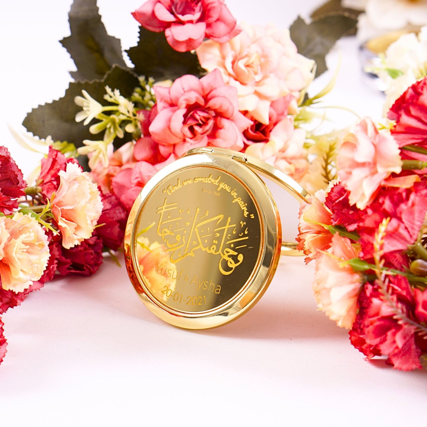 Personalized Wedding Favor Gold Mini Makeup Mirror in Gold Gift Box - Islamic Elite Favors is a handmade gift shop offering a wide variety of unique and personalized gifts for all occasions. Whether you're looking for the perfect Ramadan, Eid, Hajj, wedding gift or something special for a birthday, baby shower or anniversary, we have something for everyone. High quality, made with love.
