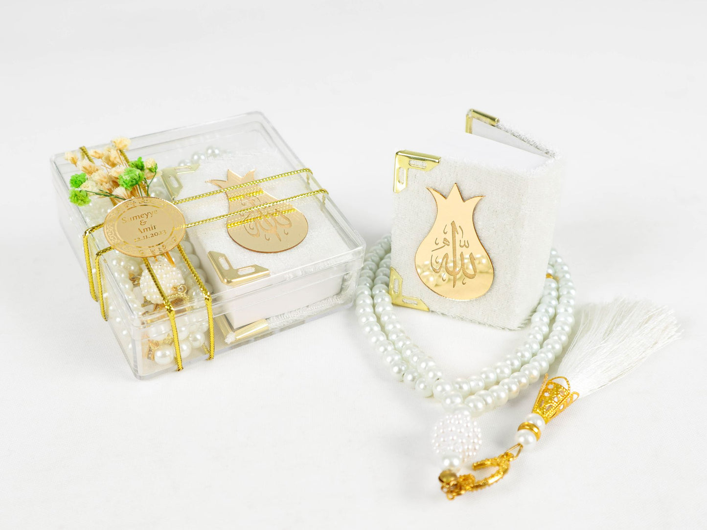 Personalized Mini Quran Tasbeeh Flowers with Plexi Wedding Favor - Islamic Elite Favors is a handmade gift shop offering a wide variety of unique and personalized gifts for all occasions. Whether you're looking for the perfect Ramadan, Eid, Hajj, wedding gift or something special for a birthday, baby shower or anniversary, we have something for everyone. High quality, made with love.