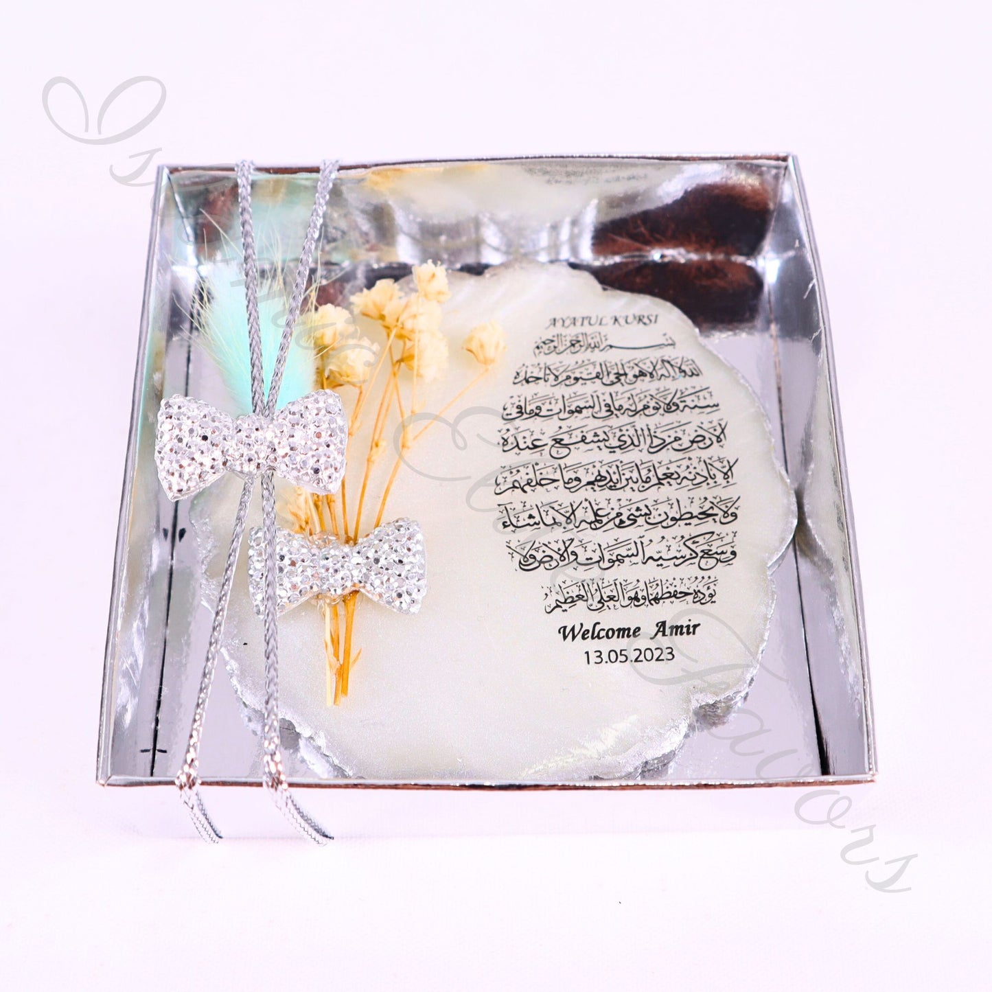 Personalized Baby Shower Favors Epoxy Magnet for Baby Boy Silver Theme - Islamic Elite Favors is a handmade gift shop offering a wide variety of unique and personalized gifts for all occasions. Whether you're looking for the perfect Ramadan, Eid, Hajj, wedding gift or something special for a birthday, baby shower or anniversary, we have something for everyone. High quality, made with love.