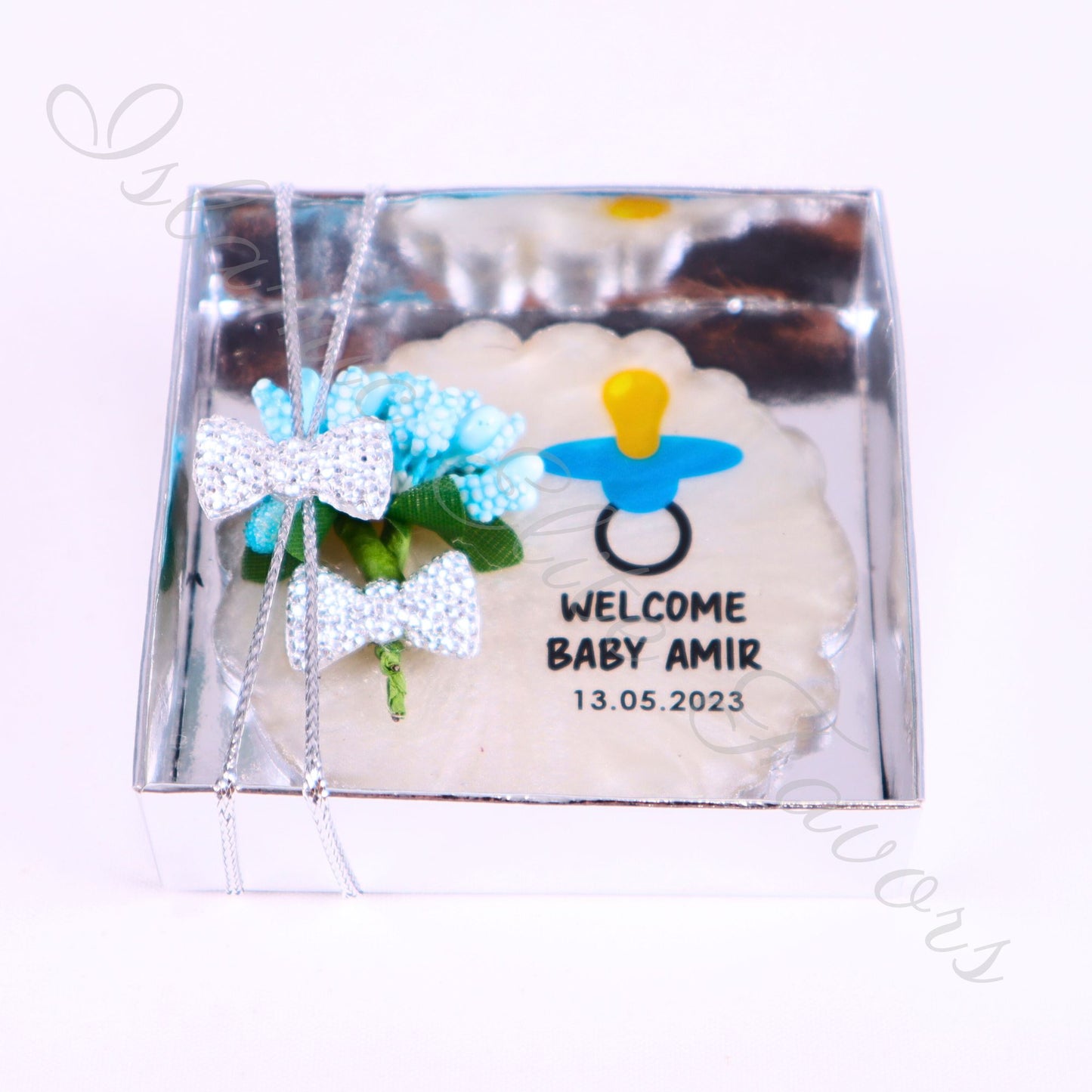 Personalized Baby Shower Favors Epoxy Magnet for Baby Boy Silver Theme - Islamic Elite Favors is a handmade gift shop offering a wide variety of unique and personalized gifts for all occasions. Whether you're looking for the perfect Ramadan, Eid, Hajj, wedding gift or something special for a birthday, baby shower or anniversary, we have something for everyone. High quality, made with love.