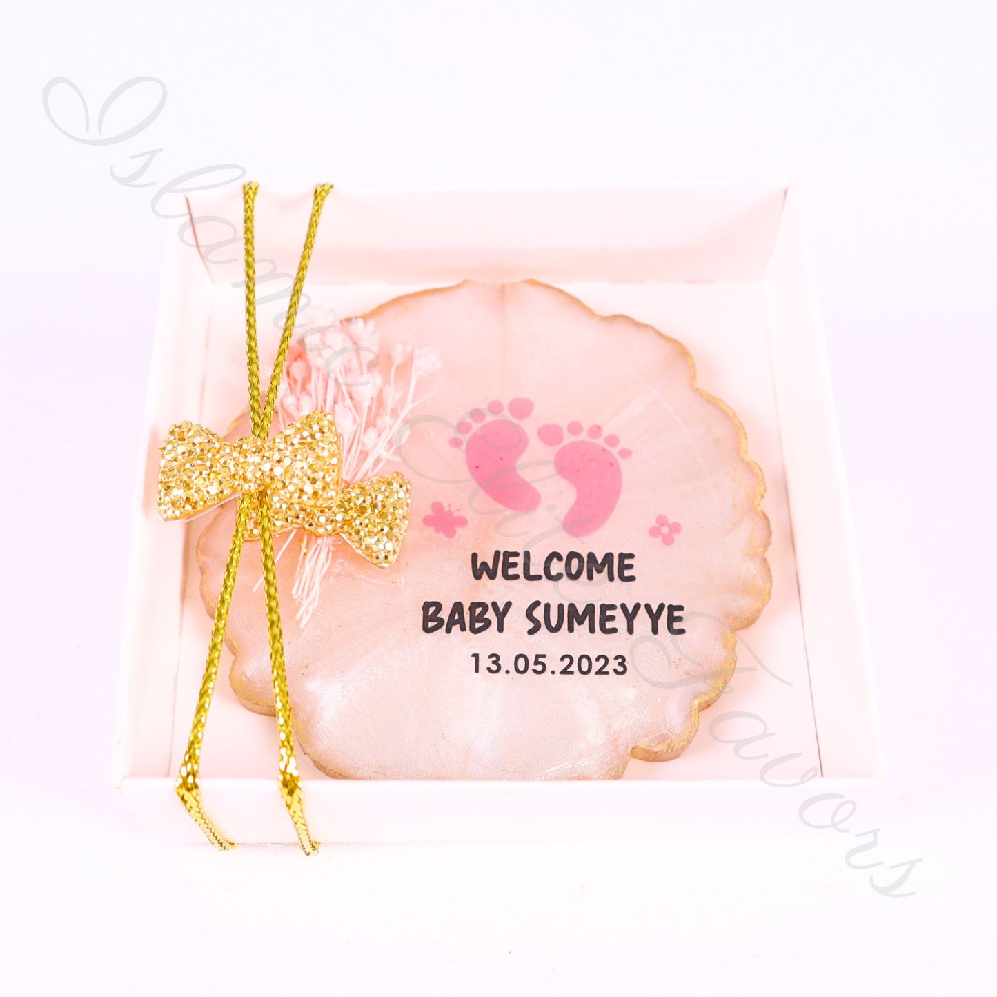 Personalized Baby Shower Favors Epoxy Magnet for Baby Girl White Theme - Islamic Elite Favors is a handmade gift shop offering a wide variety of unique and personalized gifts for all occasions. Whether you're looking for the perfect Ramadan, Eid, Hajj, wedding gift or something special for a birthday, baby shower or anniversary, we have something for everyone. High quality, made with love.
