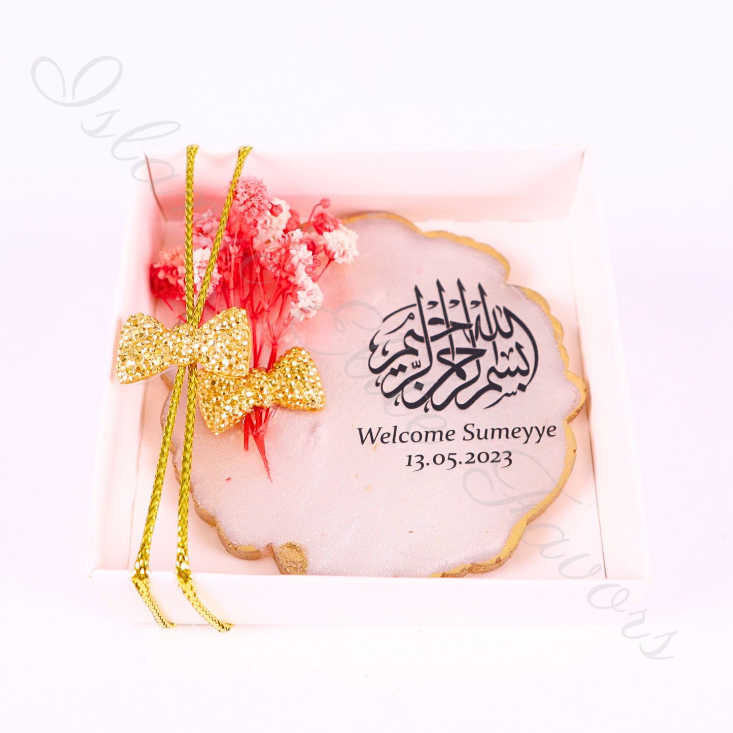 Personalized Baby Shower Favors Epoxy Magnet for Baby Girl White Theme - Islamic Elite Favors is a handmade gift shop offering a wide variety of unique and personalized gifts for all occasions. Whether you're looking for the perfect Ramadan, Eid, Hajj, wedding gift or something special for a birthday, baby shower or anniversary, we have something for everyone. High quality, made with love.