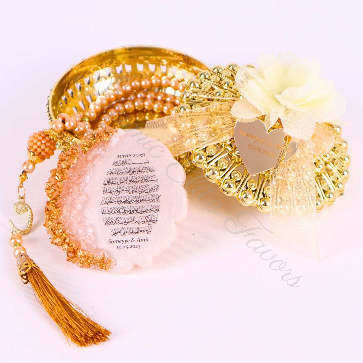 Personalized Wedding Favor Epoxy Ayatul Kursi Magnet Tasbeeh in Box - Islamic Elite Favors is a handmade gift shop offering a wide variety of unique and personalized gifts for all occasions. Whether you're looking for the perfect Ramadan, Eid, Hajj, wedding gift or something special for a birthday, baby shower or anniversary, we have something for everyone. High quality, made with love.