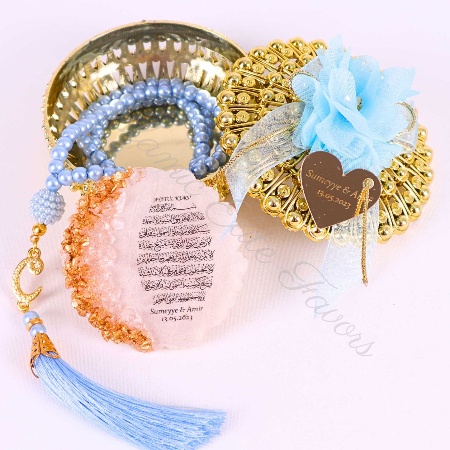 Personalized Wedding Favor Epoxy Ayatul Kursi Magnet Tasbeeh in Box - Islamic Elite Favors is a handmade gift shop offering a wide variety of unique and personalized gifts for all occasions. Whether you're looking for the perfect Ramadan, Eid, Hajj, wedding gift or something special for a birthday, baby shower or anniversary, we have something for everyone. High quality, made with love.