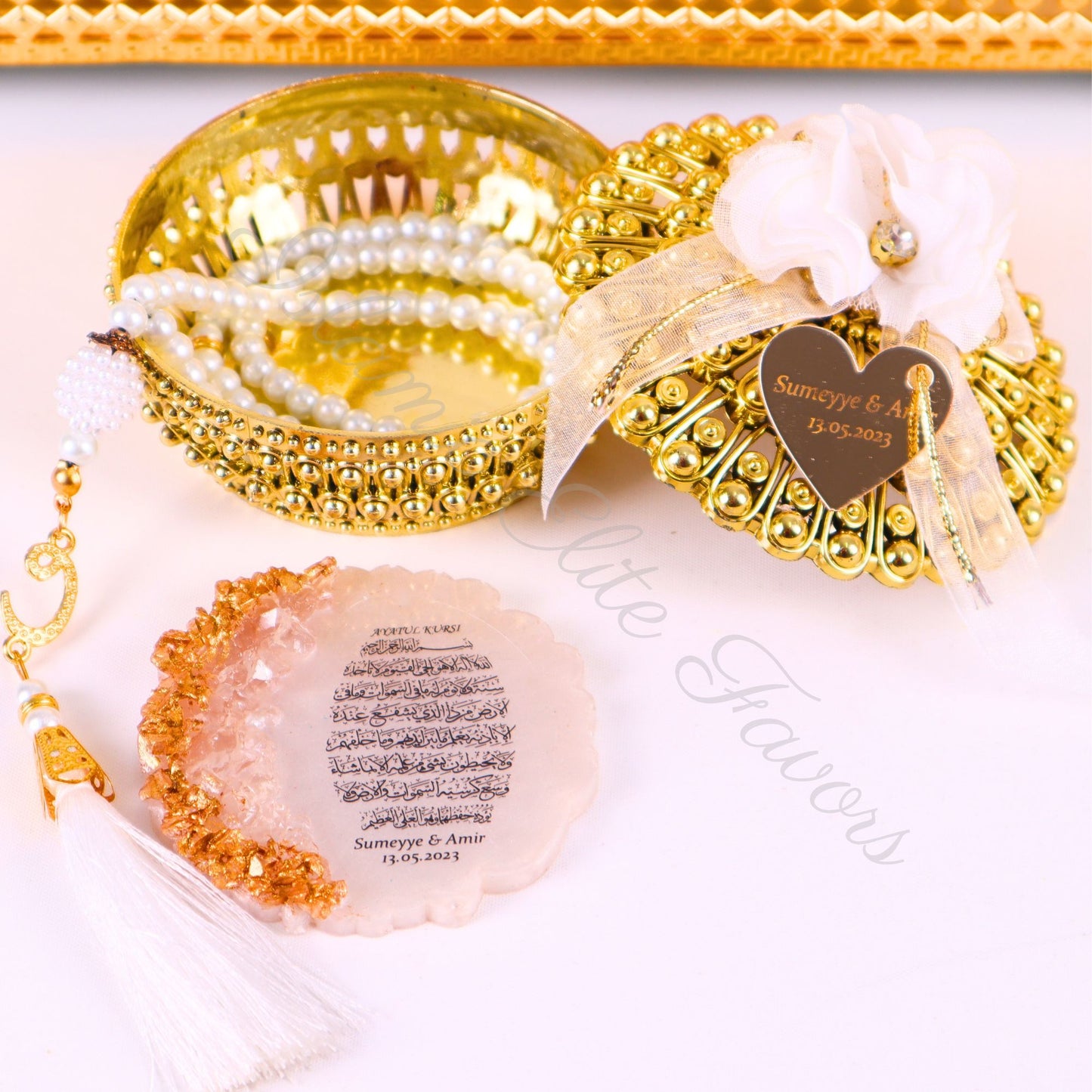 Personalized Wedding Favor Epoxy Ayatul Kursi Magnet Tasbeeh in Box - Islamic Elite Favors is a handmade gift shop offering a wide variety of unique and personalized gifts for all occasions. Whether you're looking for the perfect Ramadan, Eid, Hajj, wedding gift or something special for a birthday, baby shower or anniversary, we have something for everyone. High quality, made with love.