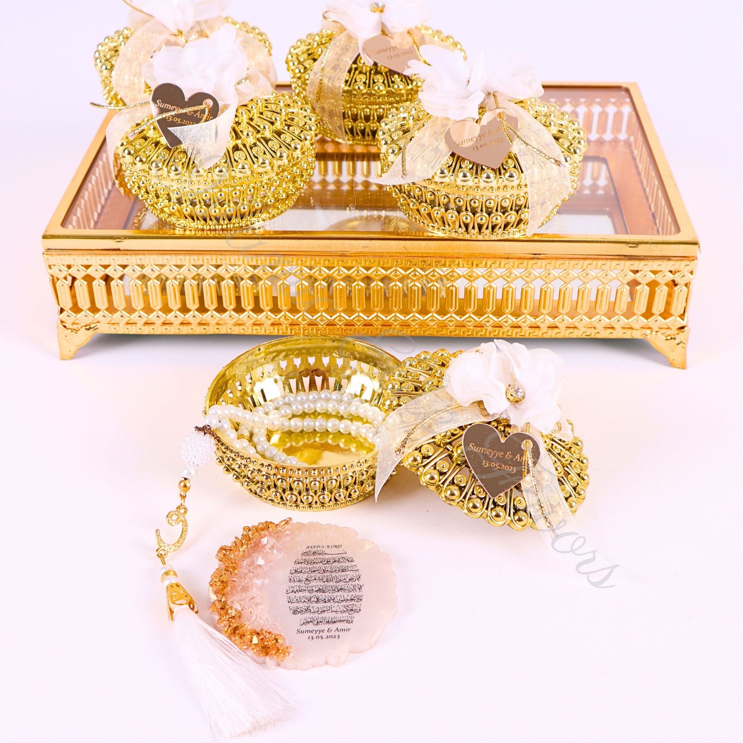 Personalized Wedding Favor Epoxy Ayatul Kursi Magnet Tasbeeh in Box - Islamic Elite Favors is a handmade gift shop offering a wide variety of unique and personalized gifts for all occasions. Whether you're looking for the perfect Ramadan, Eid, Hajj, wedding gift or something special for a birthday, baby shower or anniversary, we have something for everyone. High quality, made with love.