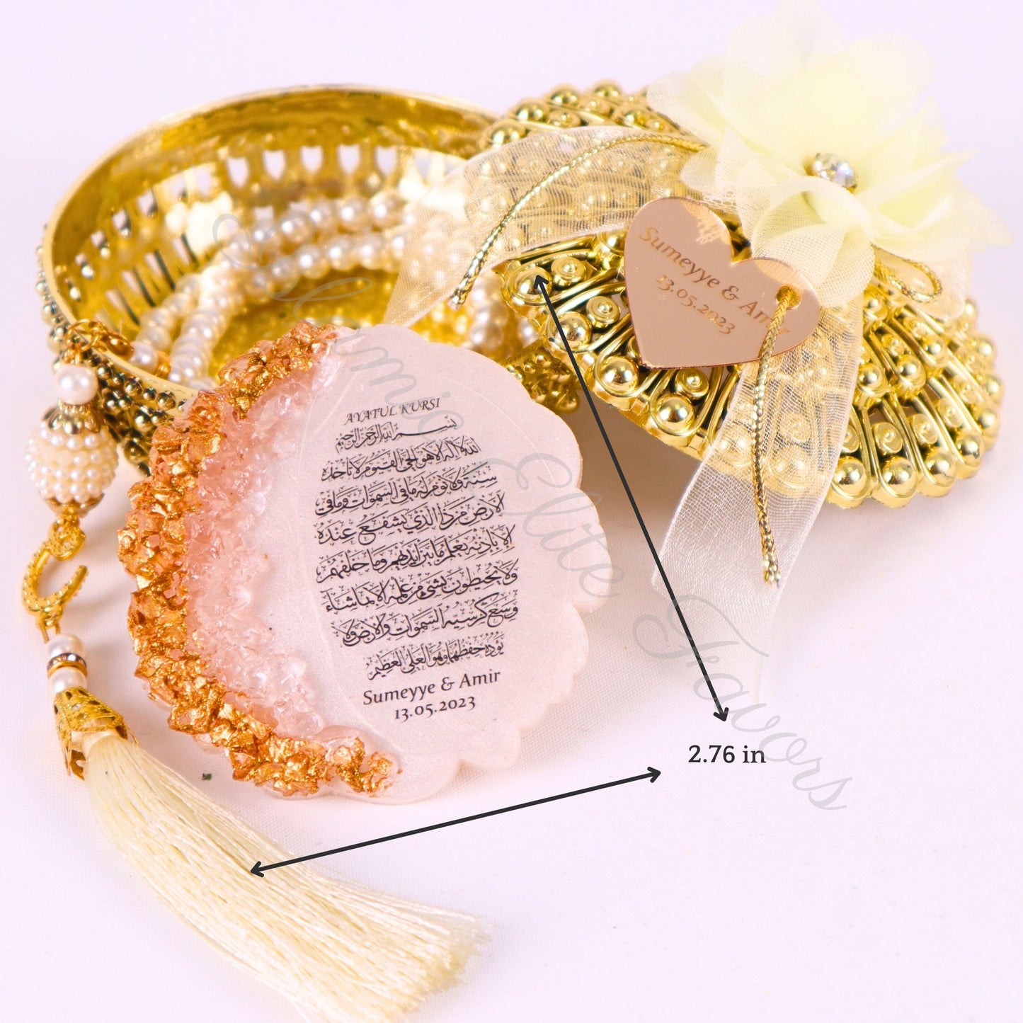 Personalized Wedding Favor Epoxy Ayatul Kursi Magnet Tasbeeh in Box - Islamic Elite Favors is a handmade gift shop offering a wide variety of unique and personalized gifts for all occasions. Whether you're looking for the perfect Ramadan, Eid, Hajj, wedding gift or something special for a birthday, baby shower or anniversary, we have something for everyone. High quality, made with love.