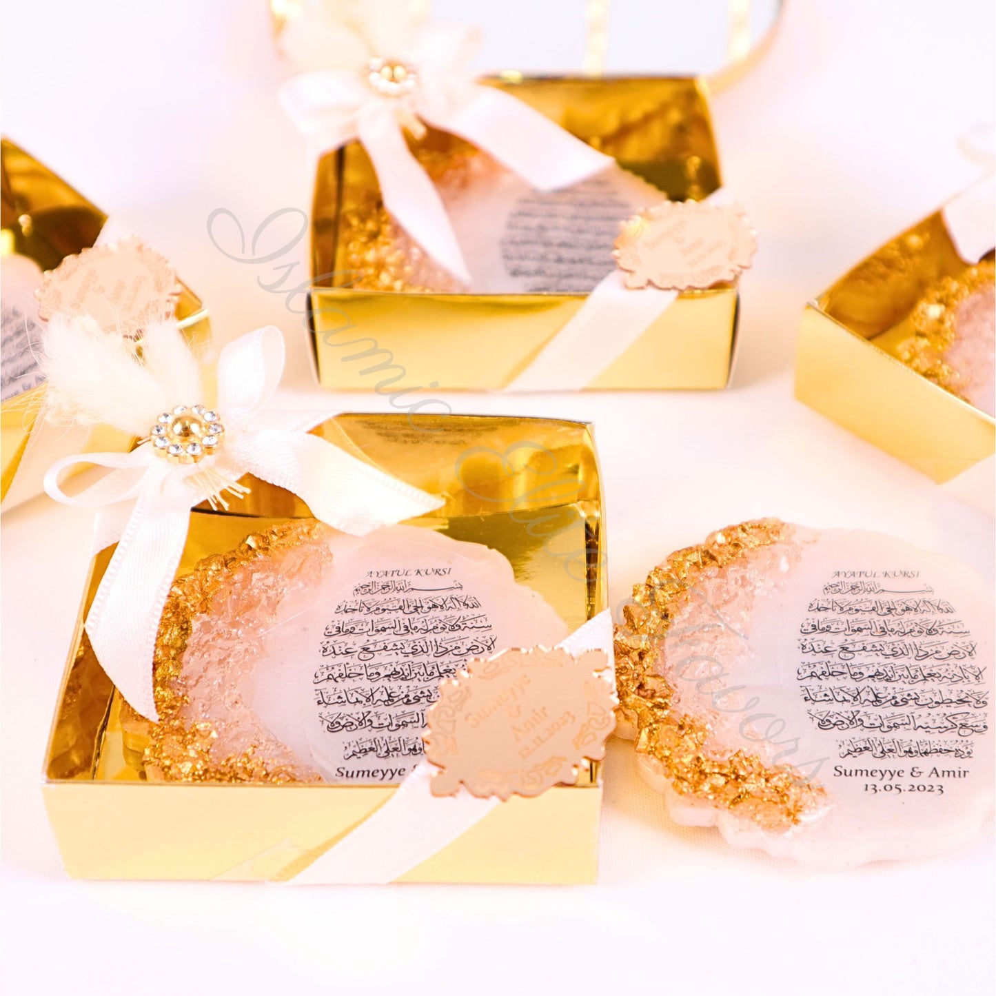Personalized Wedding Favor Epoxy Ayatul Kursi Magnet in Gold Gift Box - Islamic Elite Favors is a handmade gift shop offering a wide variety of unique and personalized gifts for all occasions. Whether you're looking for the perfect Ramadan, Eid, Hajj, wedding gift or something special for a birthday, baby shower or anniversary, we have something for everyone. High quality, made with love.