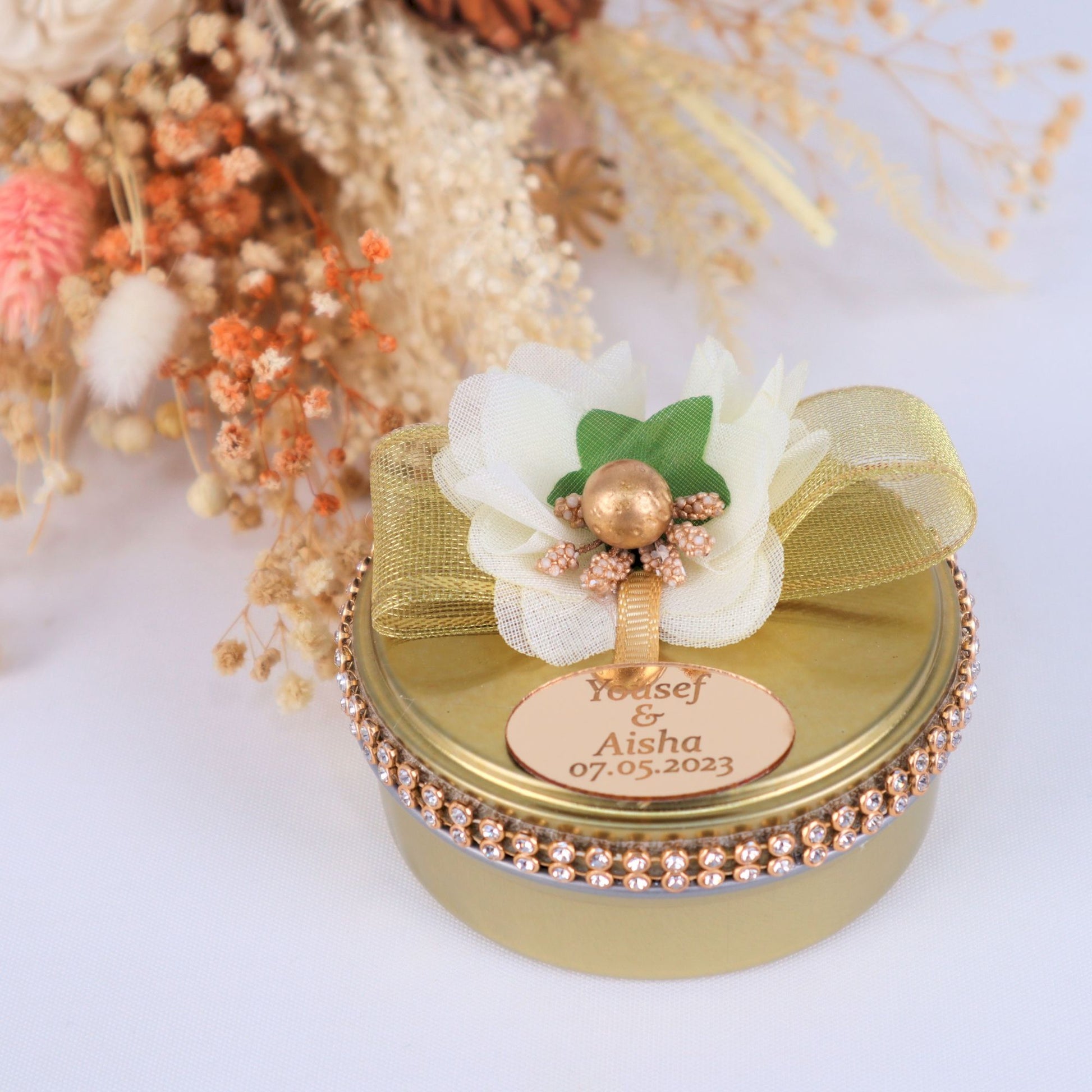 Personalized Pearl Prayer Beads in Metal Box Islamic Wedding Favors - Islamic Elite Favors is a handmade gift shop offering a wide variety of unique and personalized gifts for all occasions. Whether you're looking for the perfect Ramadan, Eid, Hajj, wedding gift or something special for a birthday, baby shower or anniversary, we have something for everyone. High quality, made with love.
