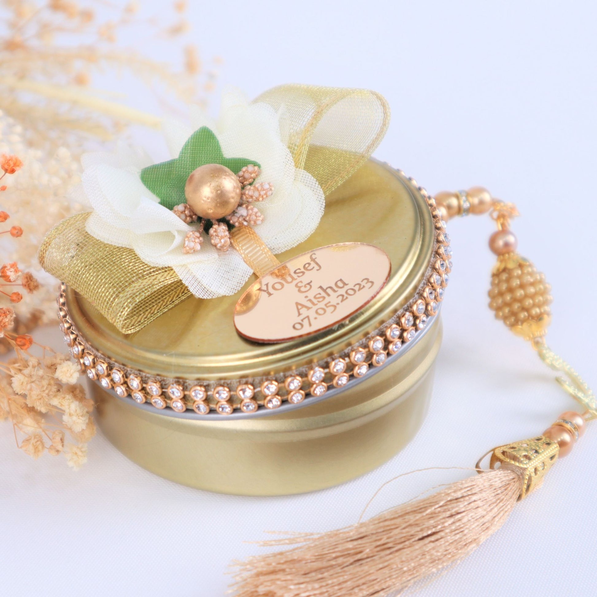 Personalized Pearl Prayer Beads in Metal Box Islamic Wedding Favors - Islamic Elite Favors is a handmade gift shop offering a wide variety of unique and personalized gifts for all occasions. Whether you're looking for the perfect Ramadan, Eid, Hajj, wedding gift or something special for a birthday, baby shower or anniversary, we have something for everyone. High quality, made with love.