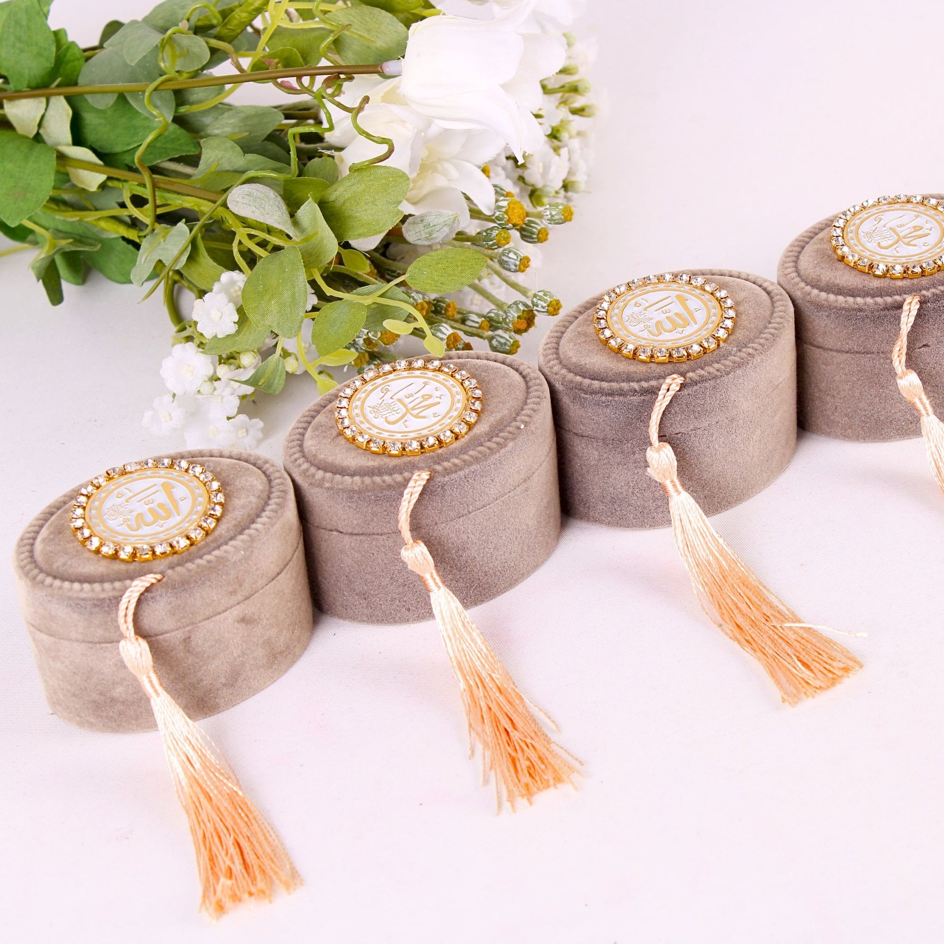 Personalized Velvet Box Pearl Prayer Beads Tasbeeh Wedding Favors - Islamic Elite Favors is a handmade gift shop offering a wide variety of unique and personalized gifts for all occasions. Whether you're looking for the perfect Ramadan, Eid, Hajj, wedding gift or something special for a birthday, baby shower or anniversary, we have something for everyone. High quality, made with love.