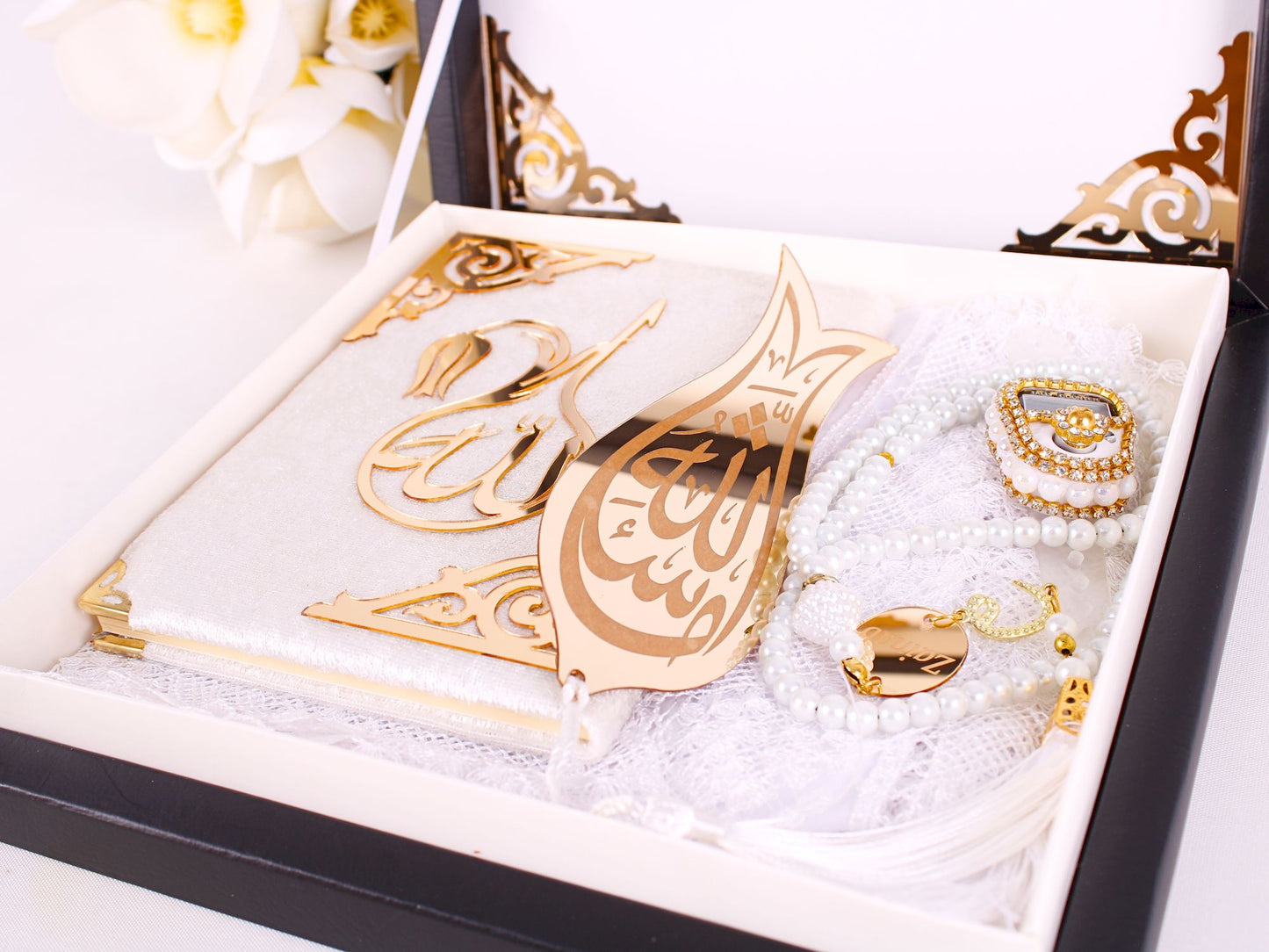 Personalized Islam Gift Set Dua Book Hijab Dhikrmatic Tasbeeh Bookmark - Islamic Elite Favors is a handmade gift shop offering a wide variety of unique and personalized gifts for all occasions. Whether you're looking for the perfect Ramadan, Eid, Hajj, wedding gift or something special for a birthday, baby shower or anniversary, we have something for everyone. High quality, made with love.