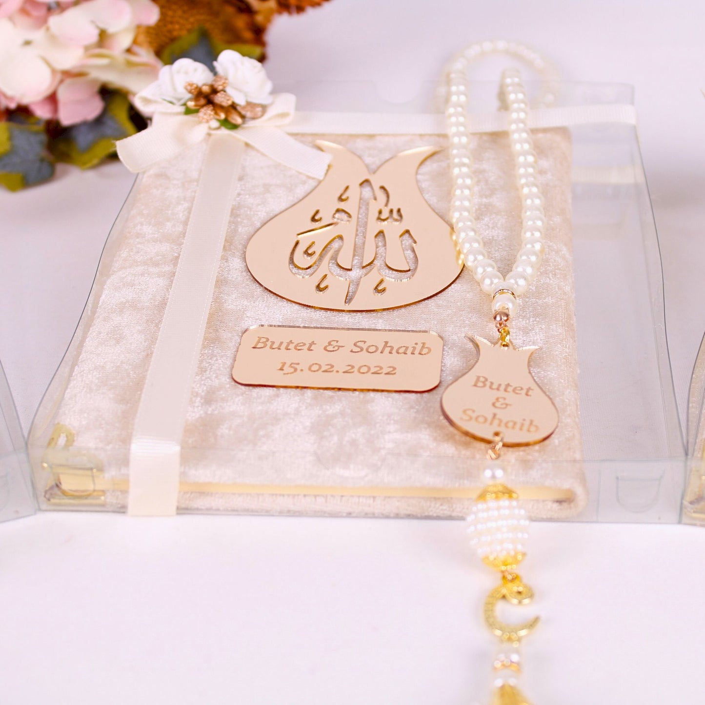 Personalized Wedding Favor Velvet Dua Book Pearl Tasbeeh Tulip Theme - Islamic Elite Favors is a handmade gift shop offering a wide variety of unique and personalized gifts for all occasions. Whether you're looking for the perfect Ramadan, Eid, Hajj, wedding gift or something special for a birthday, baby shower or anniversary, we have something for everyone. High quality, made with love.