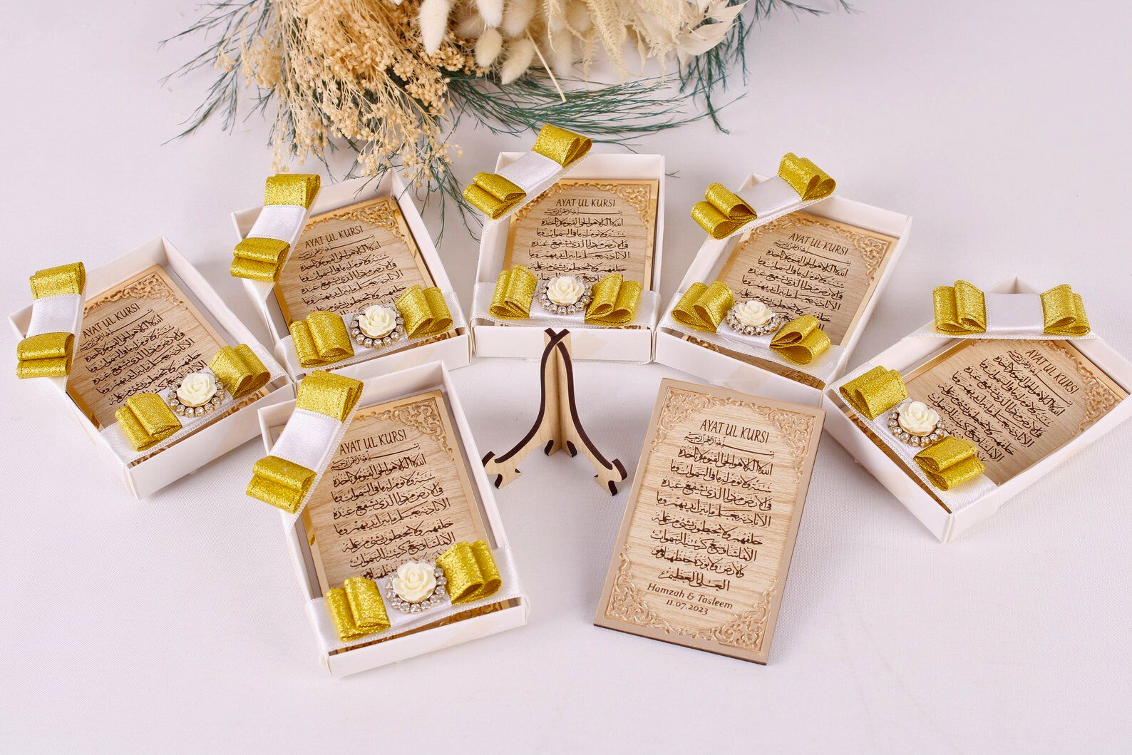 Personalized Wedding Favor Ayatul Kursi on Stand Gold Frame Brown Wood - Islamic Elite Favors is a handmade gift shop offering a wide variety of unique and personalized gifts for all occasions. Whether you're looking for the perfect Ramadan, Eid, Hajj, wedding gift or something special for a birthday, baby shower or anniversary, we have something for everyone. High quality, made with love.