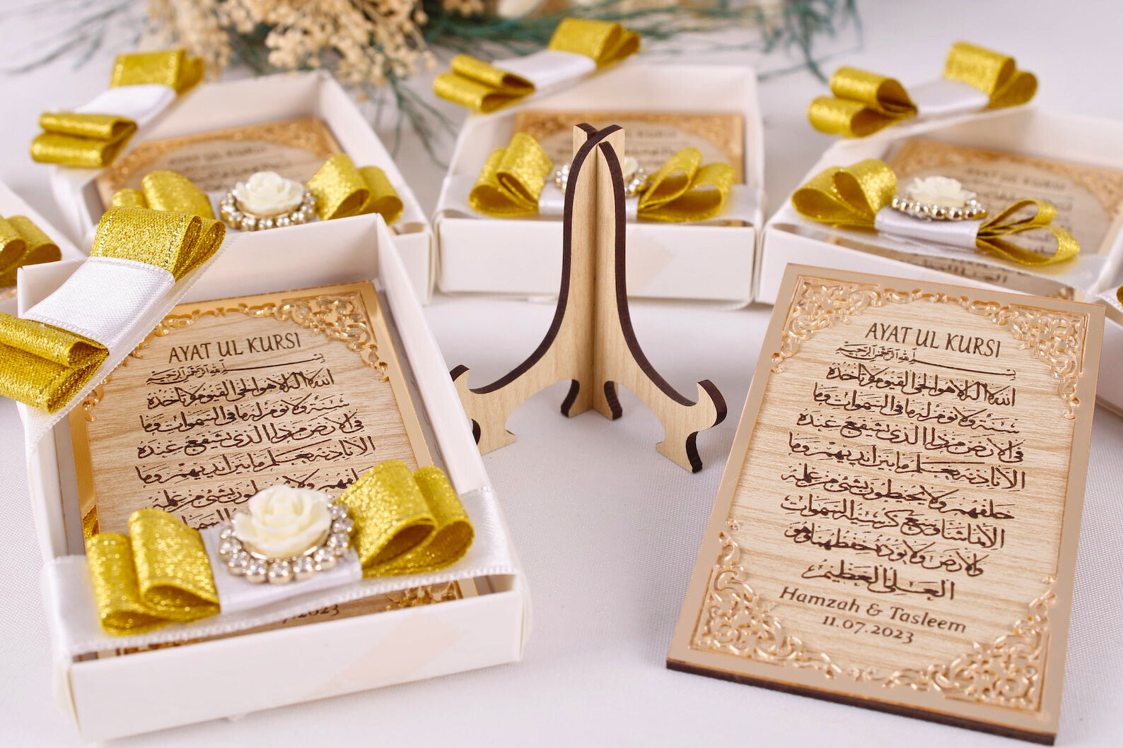Personalized Wedding Favor Ayatul Kursi on Stand Gold Frame Brown Wood - Islamic Elite Favors is a handmade gift shop offering a wide variety of unique and personalized gifts for all occasions. Whether you're looking for the perfect Ramadan, Eid, Hajj, wedding gift or something special for a birthday, baby shower or anniversary, we have something for everyone. High quality, made with love.