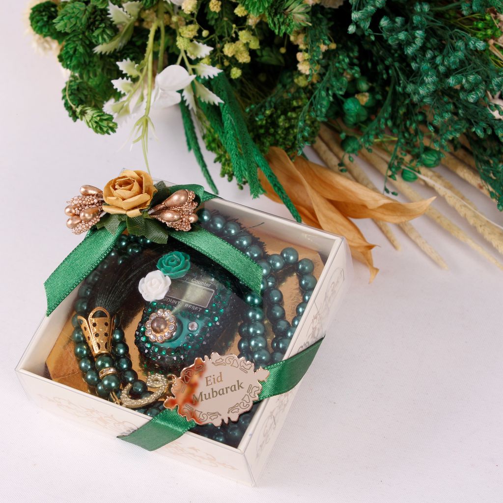 Personalized Dhikr Counter Pearl Prayer Beads Islamic Wedding Favor - Islamic Elite Favors is a handmade gift shop offering a wide variety of unique and personalized gifts for all occasions. Whether you're looking for the perfect Ramadan, Eid, Hajj, wedding gift or something special for a birthday, baby shower or anniversary, we have something for everyone. High quality, made with love.