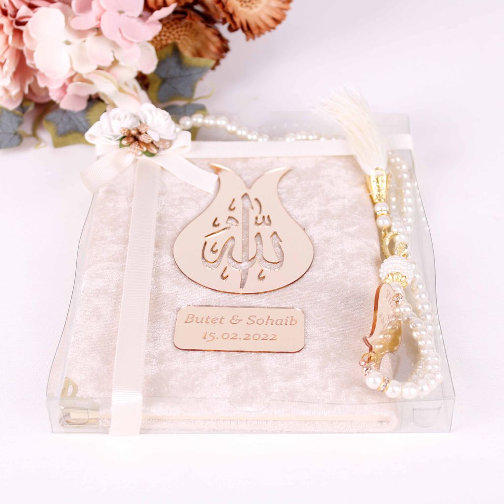 Personalized Wedding Favor Velvet Dua Book Pearl Tasbeeh Tulip Theme - Islamic Elite Favors is a handmade gift shop offering a wide variety of unique and personalized gifts for all occasions. Whether you're looking for the perfect Ramadan, Eid, Hajj, wedding gift or something special for a birthday, baby shower or anniversary, we have something for everyone. High quality, made with love.