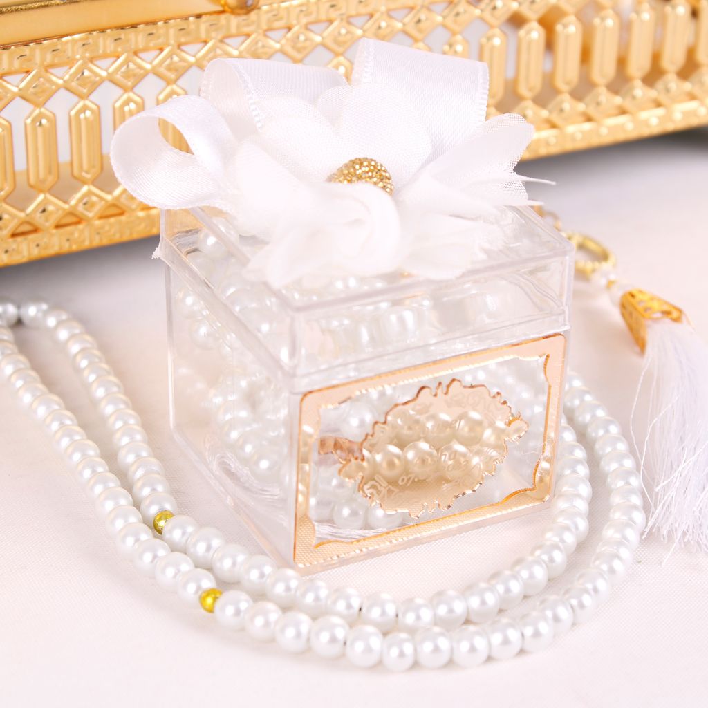 Personalized Prayer Beads Wedding Favor Decorated Box with Gold Frame - Islamic Elite Favors is a handmade gift shop offering a wide variety of unique and personalized gifts for all occasions. Whether you're looking for the perfect Ramadan, Eid, Hajj, wedding gift or something special for a birthday, baby shower or anniversary, we have something for everyone. High quality, made with love.