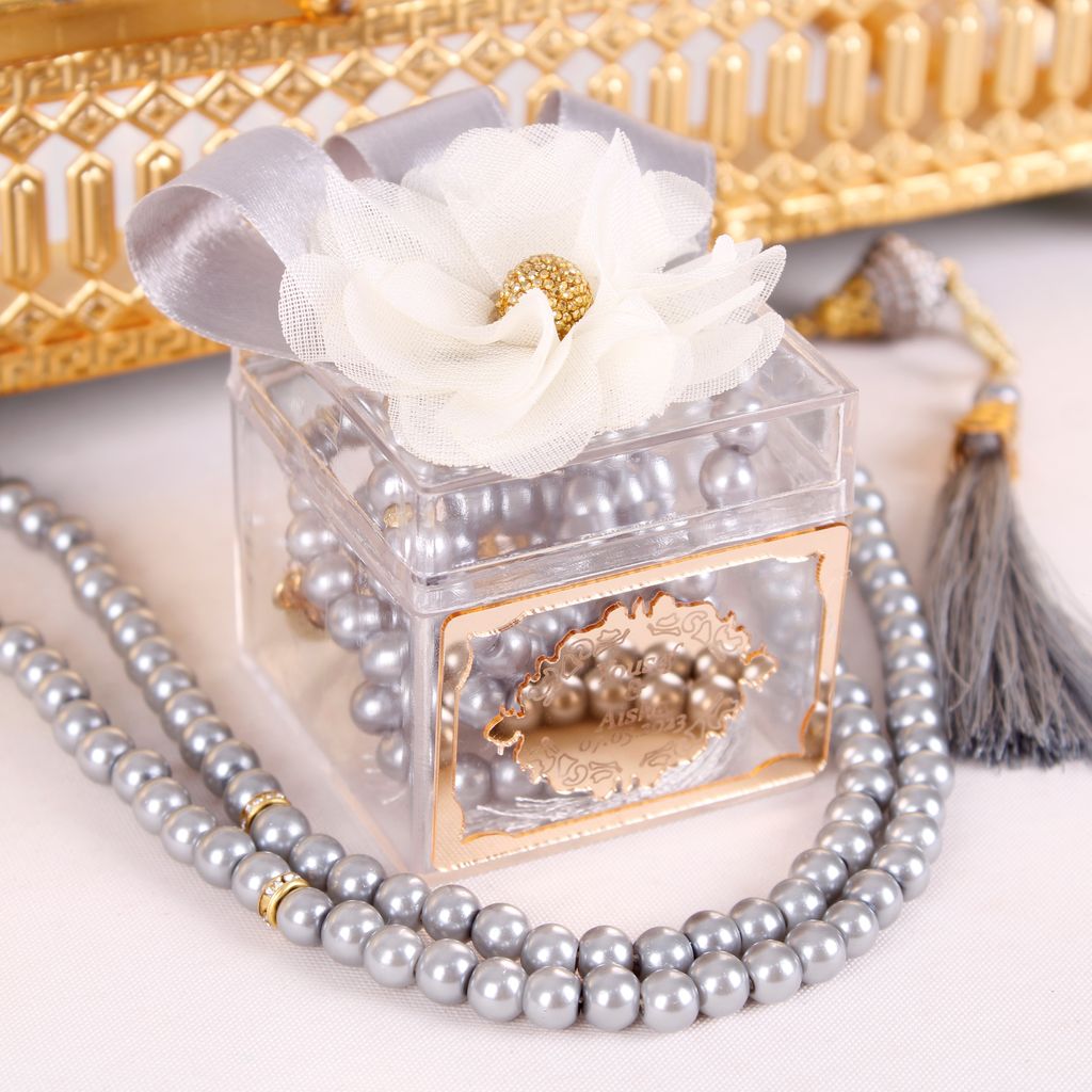 Personalized Prayer Beads Wedding Favor Decorated Box with Gold Frame - Islamic Elite Favors is a handmade gift shop offering a wide variety of unique and personalized gifts for all occasions. Whether you're looking for the perfect Ramadan, Eid, Hajj, wedding gift or something special for a birthday, baby shower or anniversary, we have something for everyone. High quality, made with love.