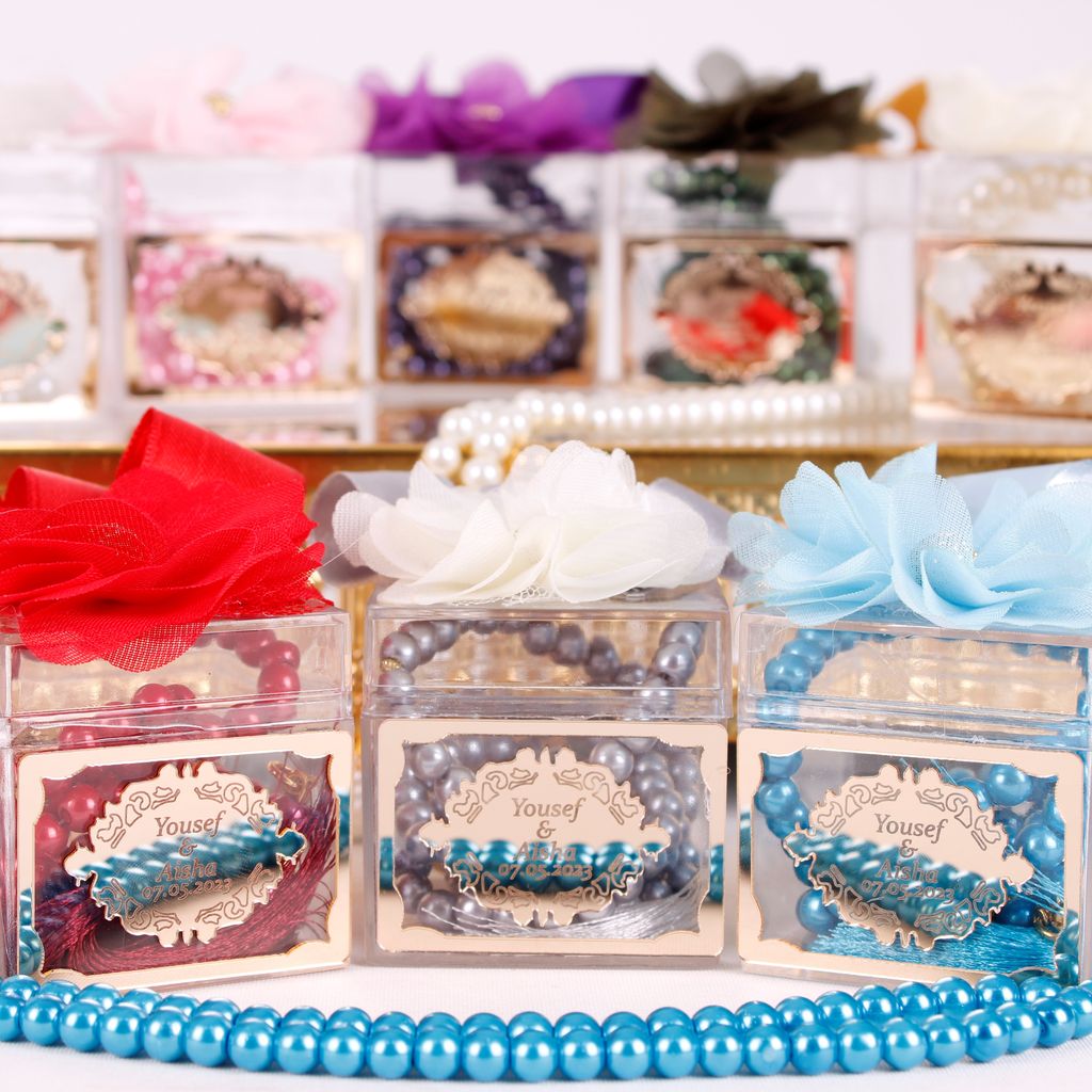 Personalized Prayer Beads Wedding Favor Decorated Box with Gold Frame - Islamic Elite Favors is a handmade gift shop offering a wide variety of unique and personalized gifts for all occasions. Whether you're looking for the perfect Ramadan, Eid, Hajj, wedding gift or something special for a birthday, baby shower or anniversary, we have something for everyone. High quality, made with love.