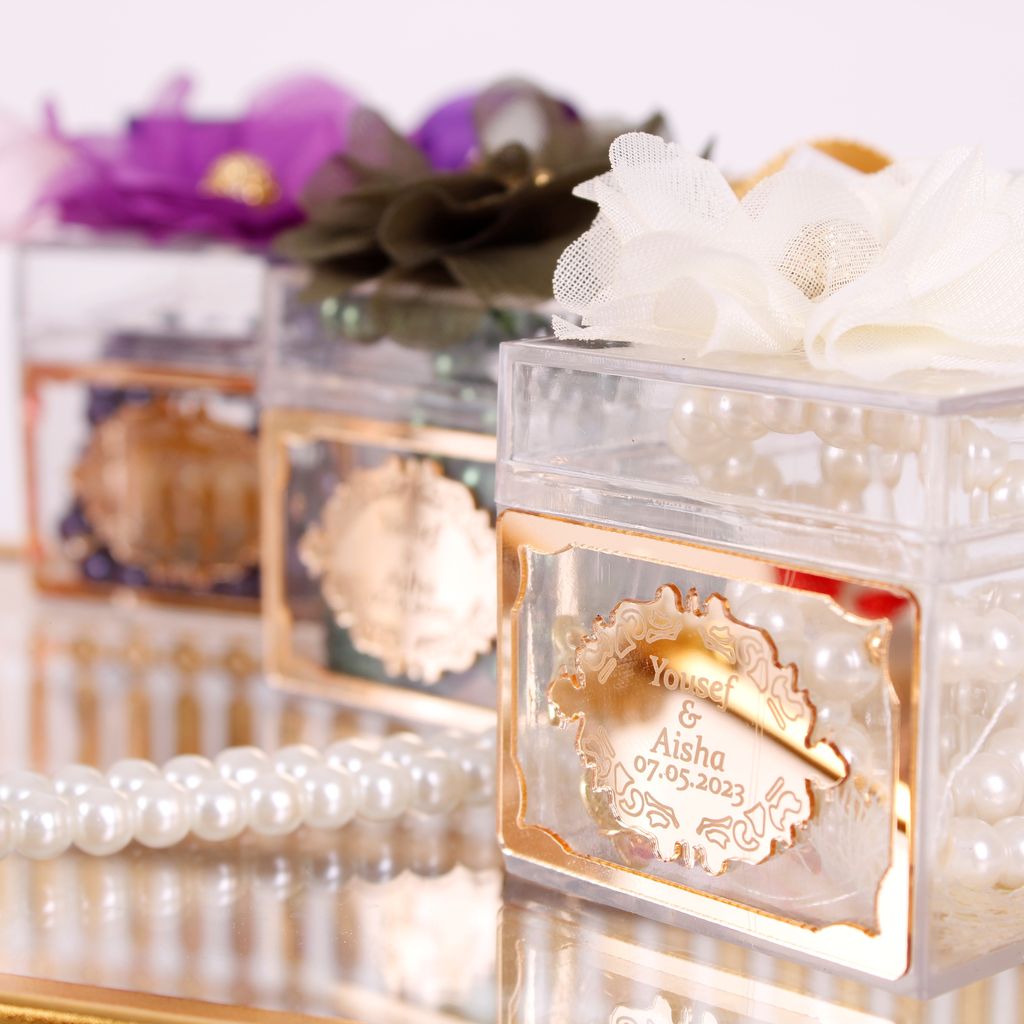Personalized Prayer Beads Wedding Favor Decorated Box with Gold Frame - Islamic Elite Favors is a handmade gift shop offering a wide variety of unique and personalized gifts for all occasions. Whether you're looking for the perfect Ramadan, Eid, Hajj, wedding gift or something special for a birthday, baby shower or anniversary, we have something for everyone. High quality, made with love.