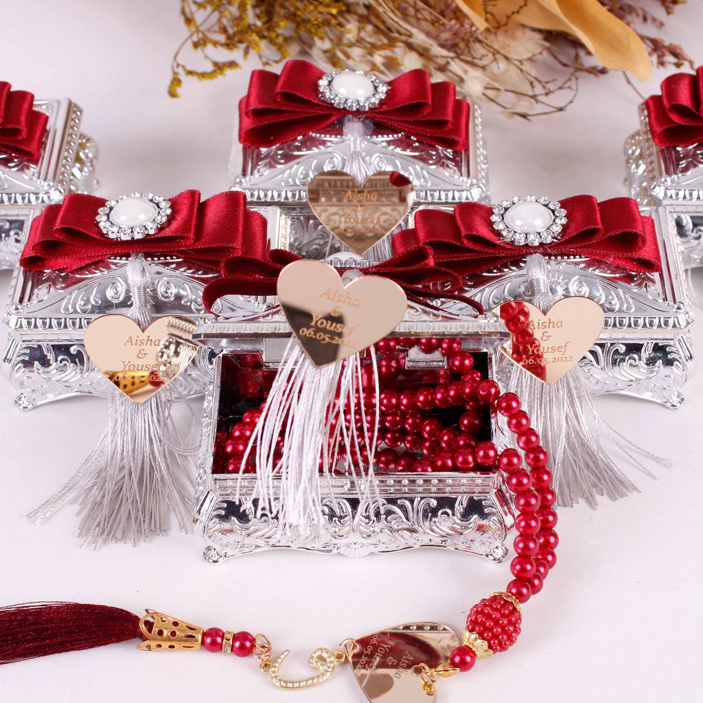 Personalized Pearl Prayer Beads Tasbeeh Lux Silver Box Wedding Favor - Islamic Elite Favors is a handmade gift shop offering a wide variety of unique and personalized gifts for all occasions. Whether you're looking for the perfect Ramadan, Eid, Hajj, wedding gift or something special for a birthday, baby shower or anniversary, we have something for everyone. High quality, made with love.