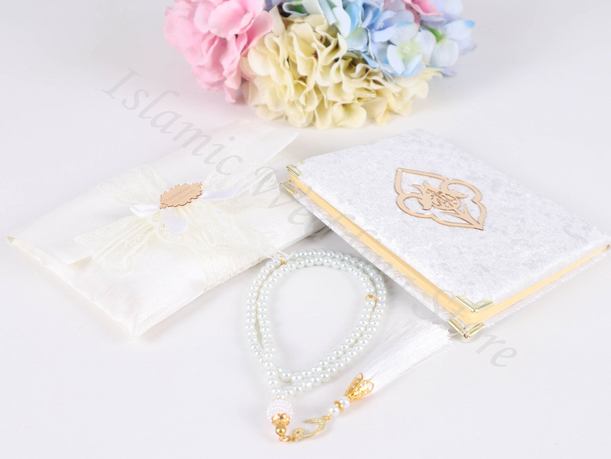 Personalized Islam Muslim Gift Set Velvet Dua Book Pouch Pearl Tasbeeh - Islamic Elite Favors is a handmade gift shop offering a wide variety of unique and personalized gifts for all occasions. Whether you're looking for the perfect Ramadan, Eid, Hajj, wedding gift or something special for a birthday, baby shower or anniversary, we have something for everyone. High quality, made with love.