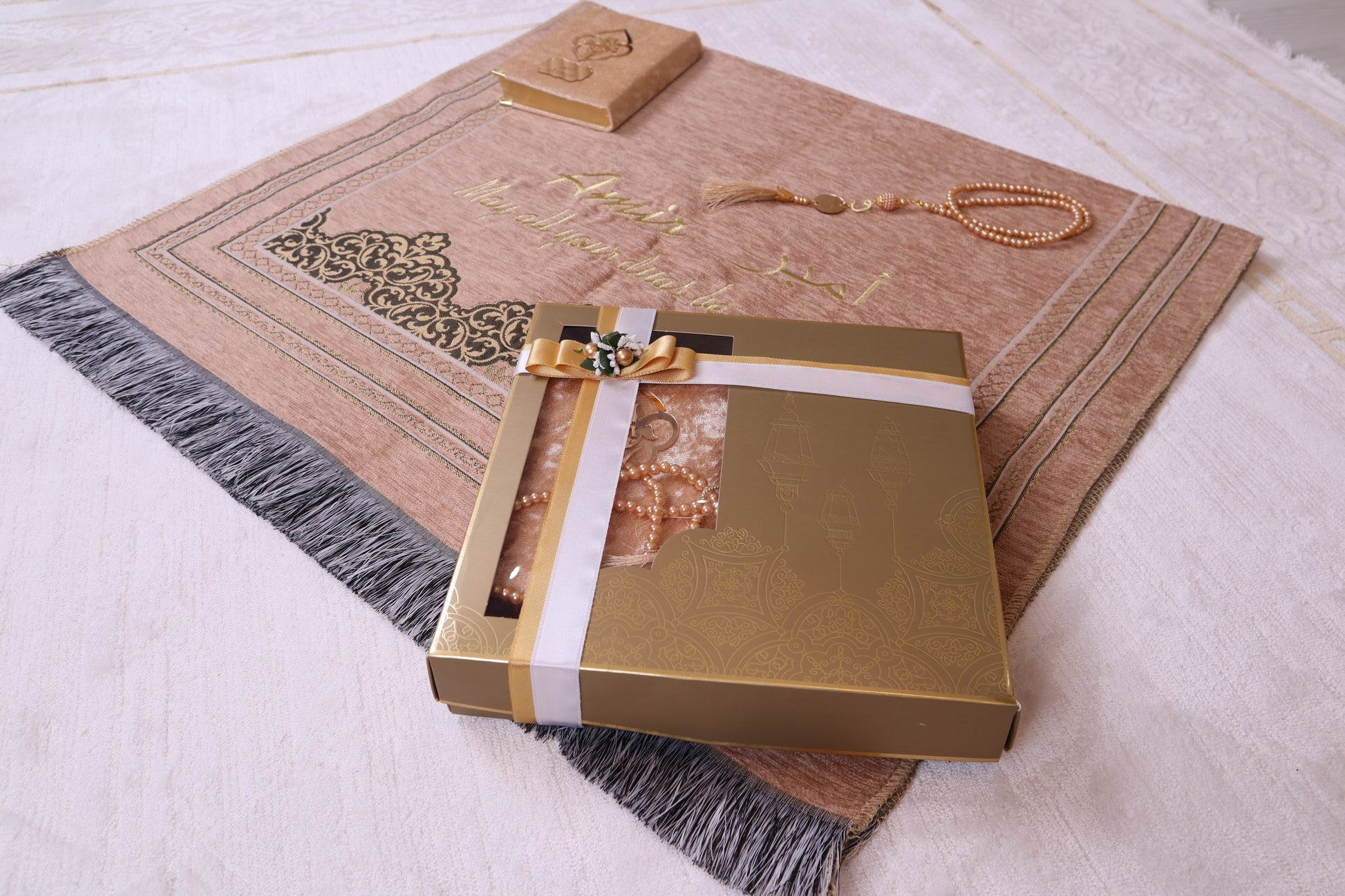 Personalized Prayer Mat Quran Tasbeeh Islamic Gift Set, Ramadan Eid Birthday Prayer Rug Gift - Islamic Elite Favors is a handmade gift shop offering a wide variety of unique and personalized gifts for all occasions. Whether you're looking for the perfect Ramadan, Eid, Hajj, wedding gift or something special for a birthday, baby shower or anniversary, we have something for everyone. High quality, made with love.