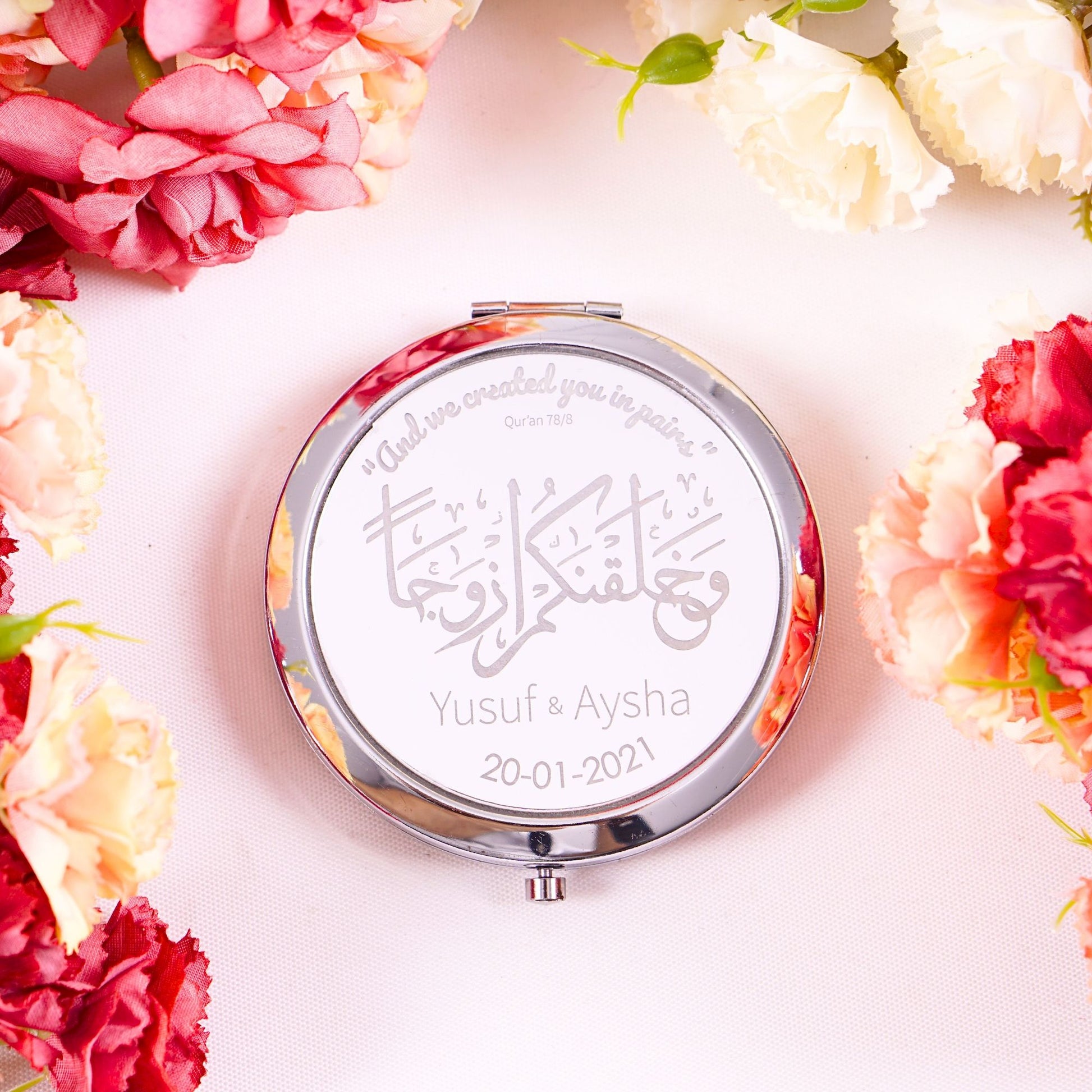 Personalized Wedding Favor Silver Mini Makeup Mirror Silver Gift Box - Islamic Elite Favors is a handmade gift shop offering a wide variety of unique and personalized gifts for all occasions. Whether you're looking for the perfect Ramadan, Eid, Hajj, wedding gift or something special for a birthday, baby shower or anniversary, we have something for everyone. High quality, made with love.