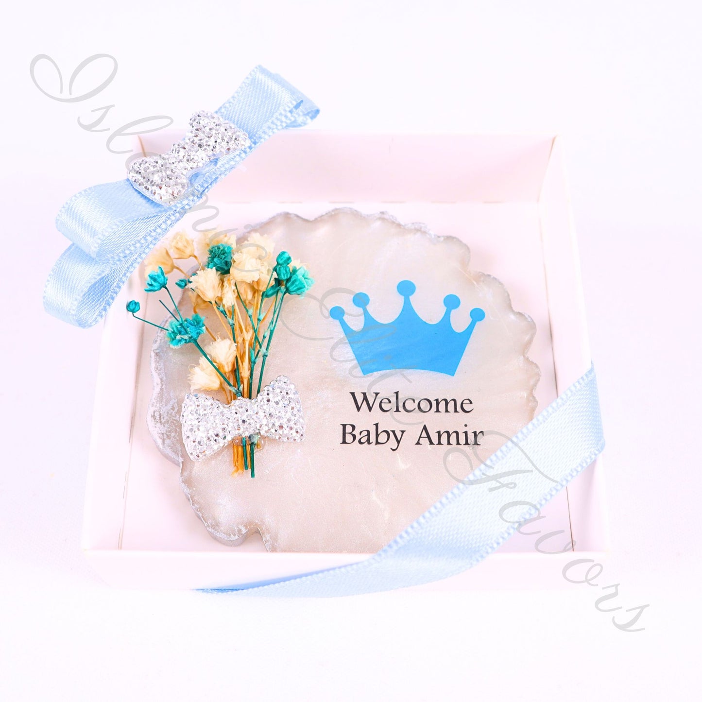 Personalized Baby Shower Favors Epoxy Magnet for Baby Boy White Theme - Islamic Elite Favors is a handmade gift shop offering a wide variety of unique and personalized gifts for all occasions. Whether you're looking for the perfect Ramadan, Eid, Hajj, wedding gift or something special for a birthday, baby shower or anniversary, we have something for everyone. High quality, made with love.